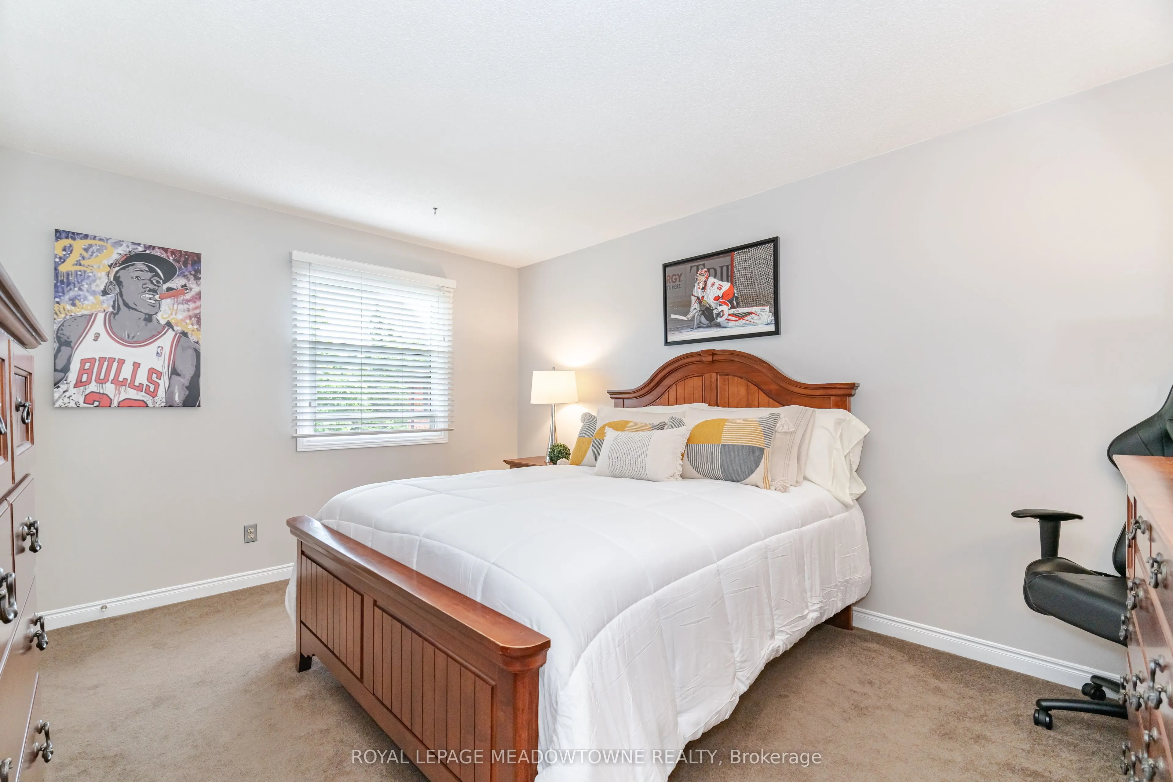 6402 Tenth Line W