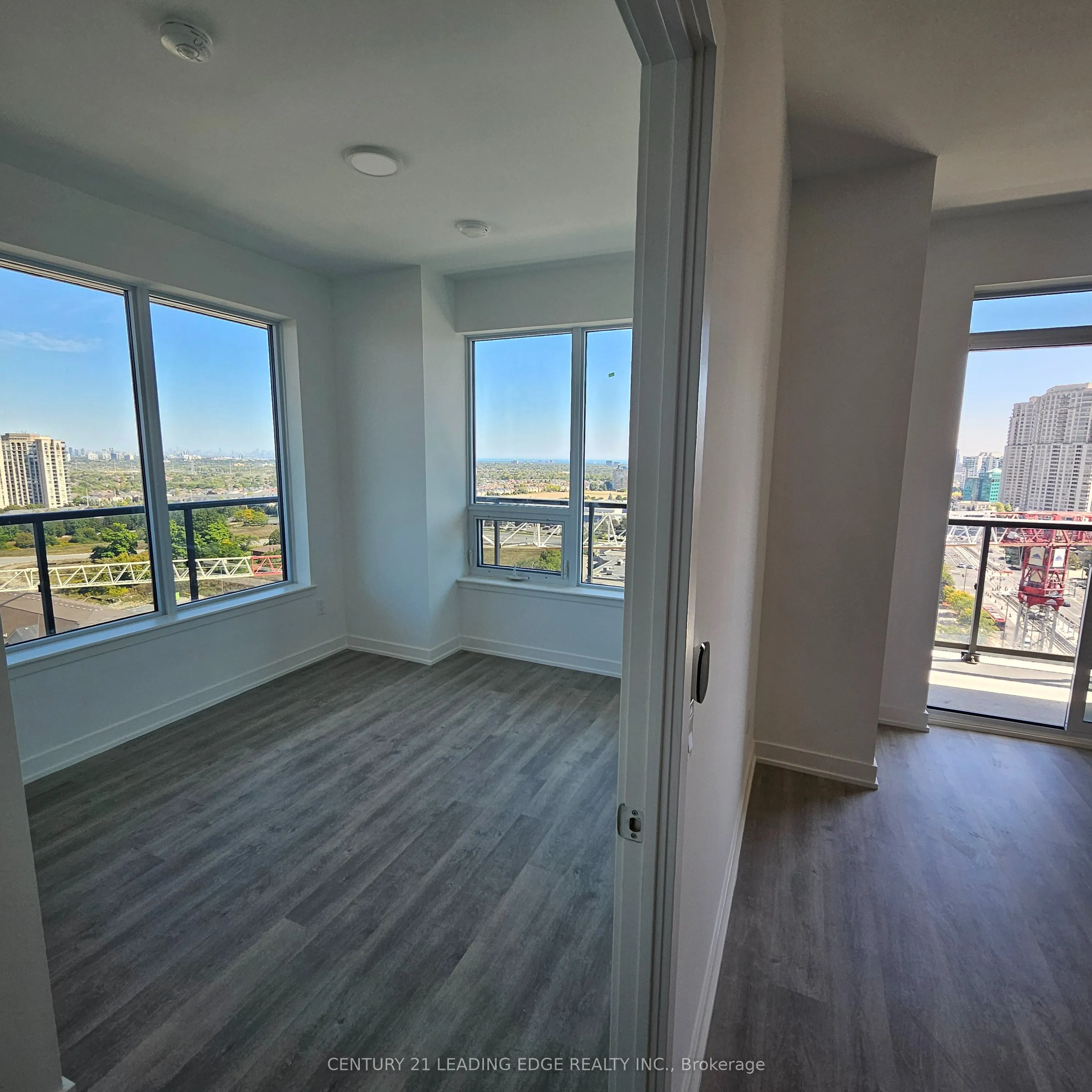 5105 HURONTARIO Street, #1502