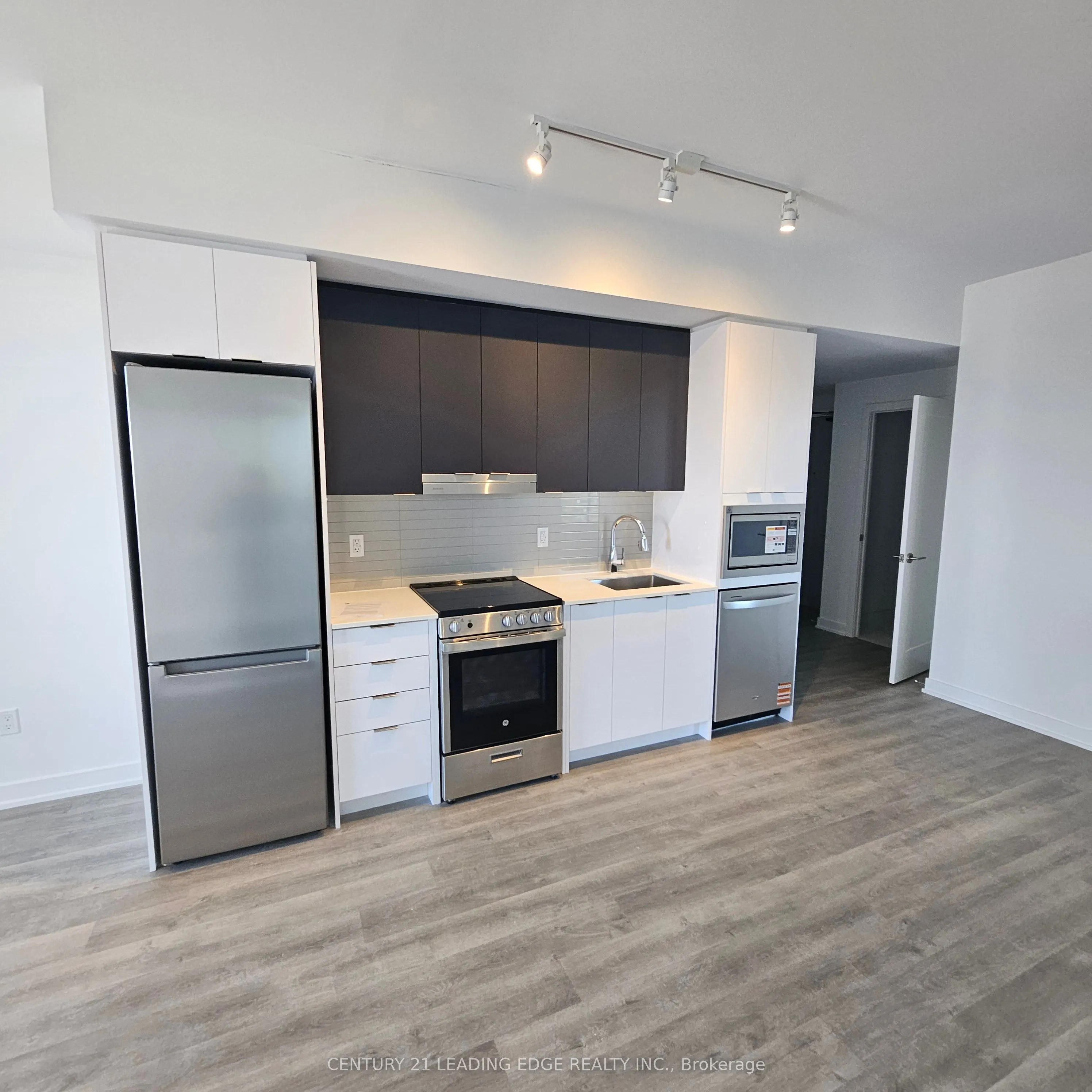5105 HURONTARIO Street, #1502