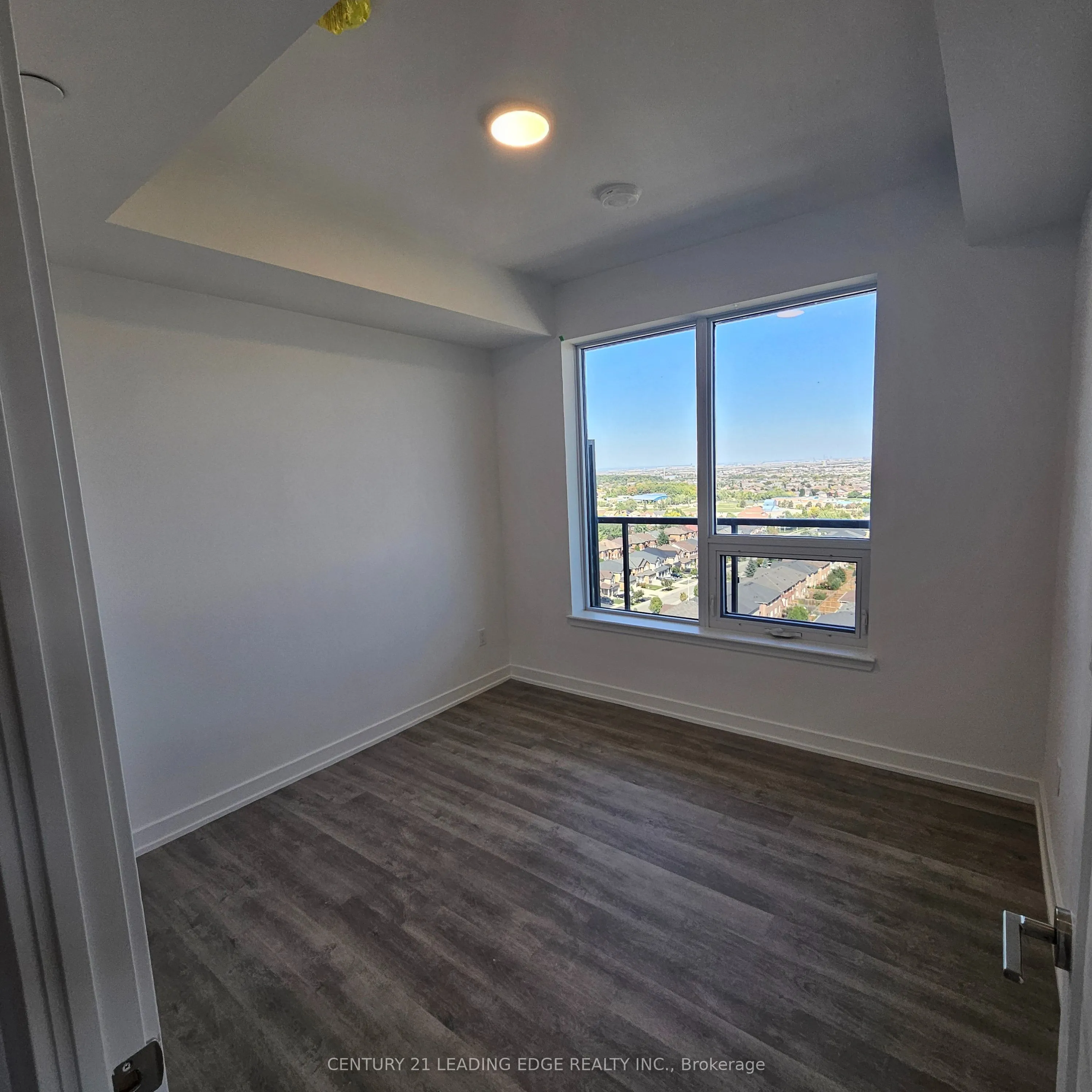 5105 HURONTARIO Street, #1502
