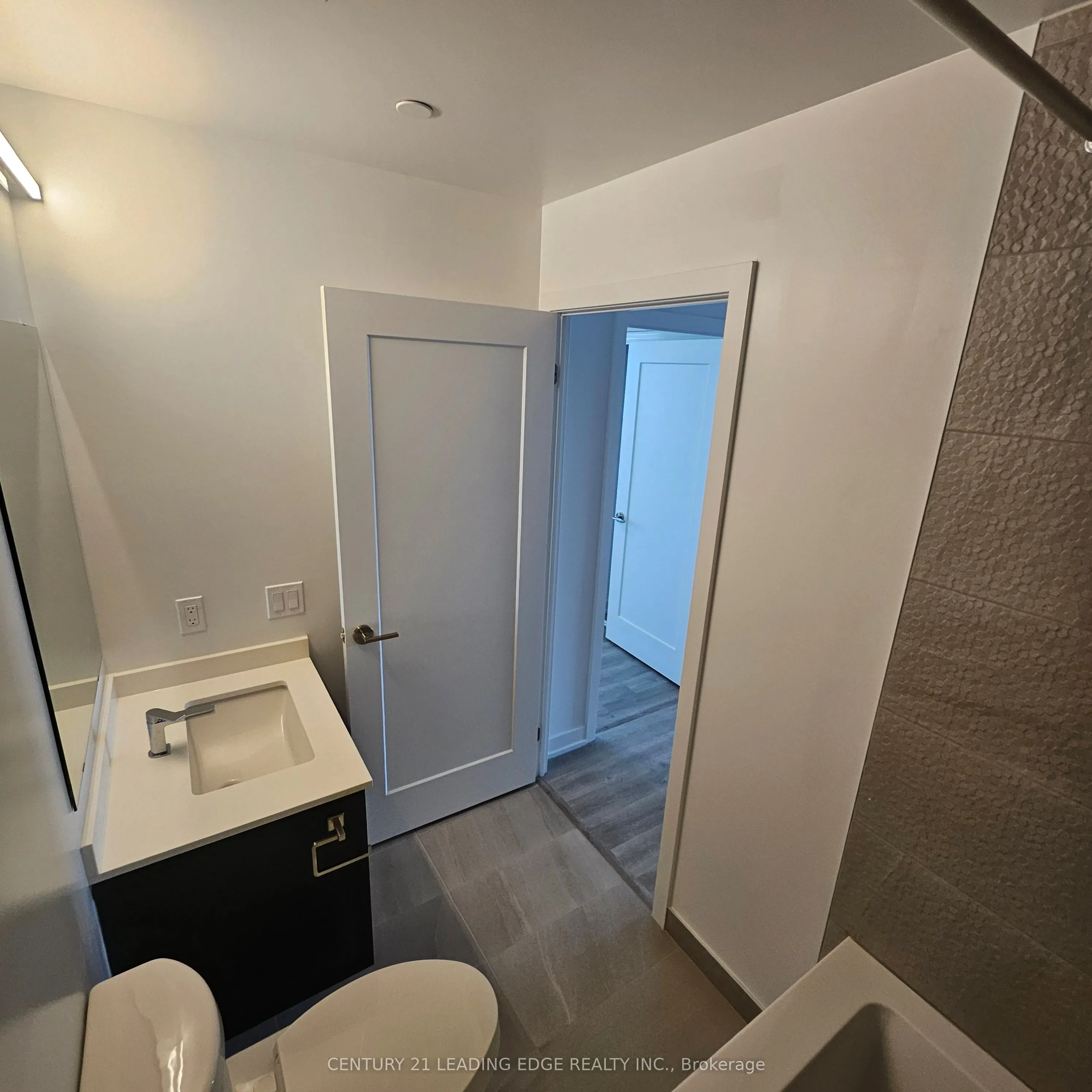 5105 HURONTARIO Street, #1502
