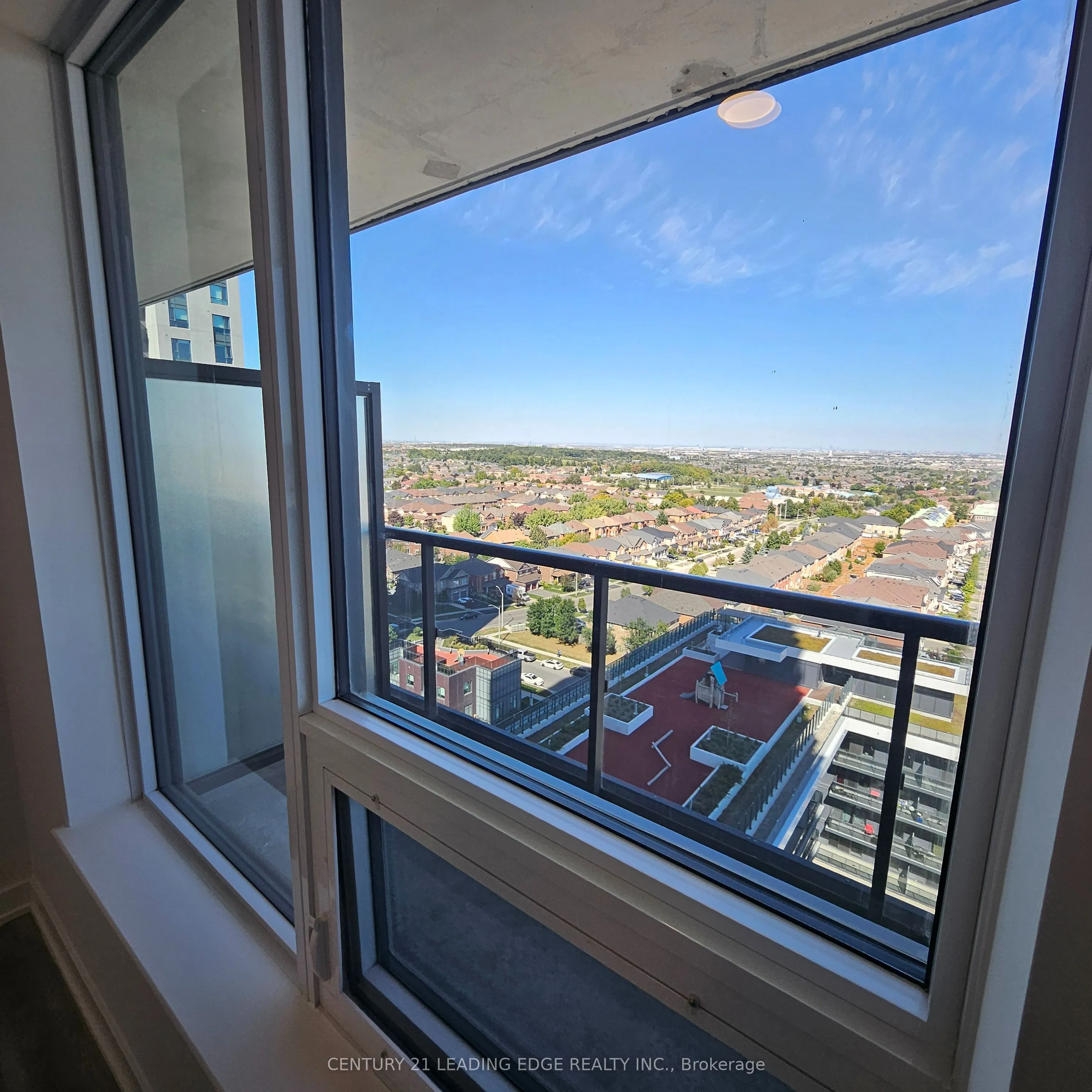 5105 HURONTARIO Street, #1502