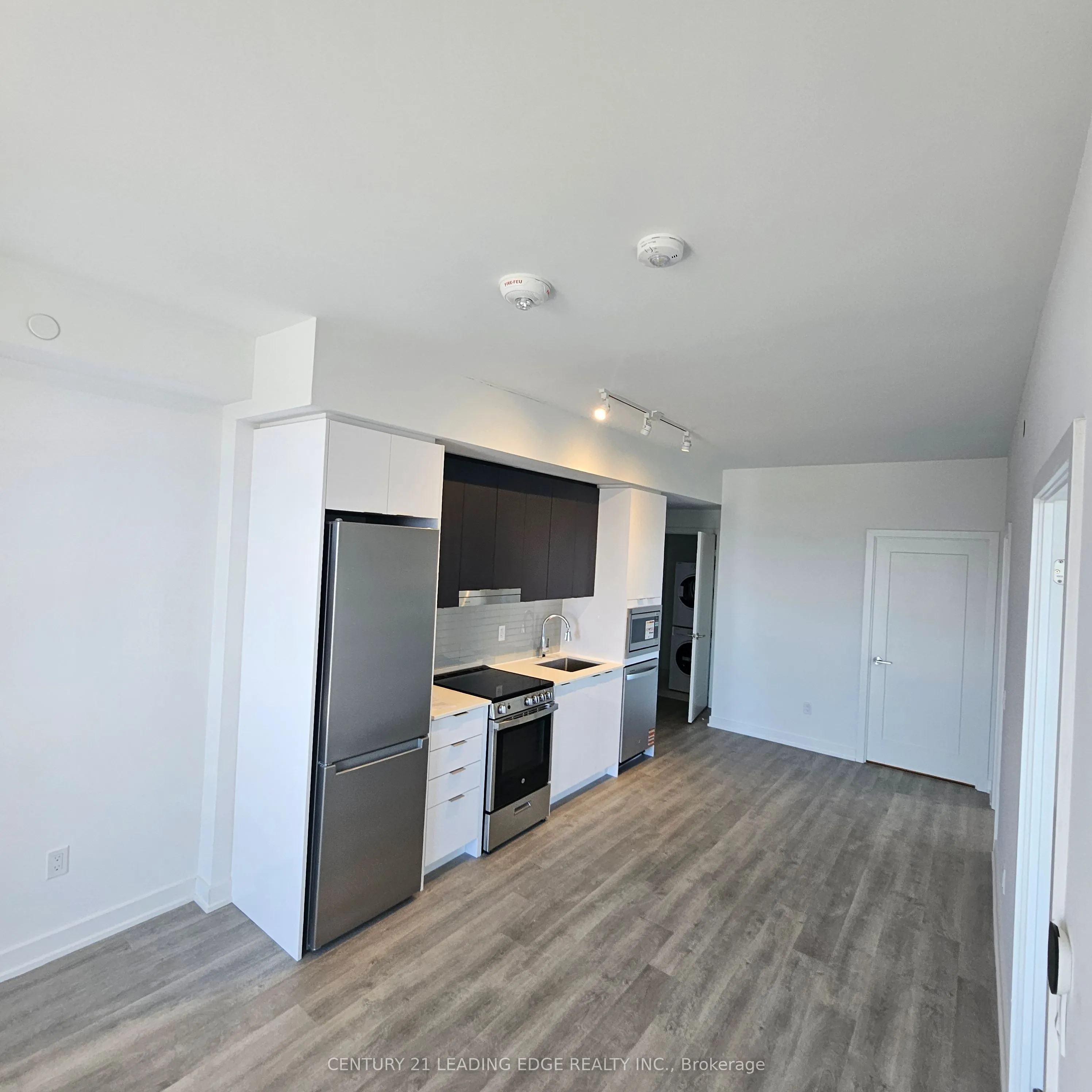 5105 HURONTARIO Street, #1502