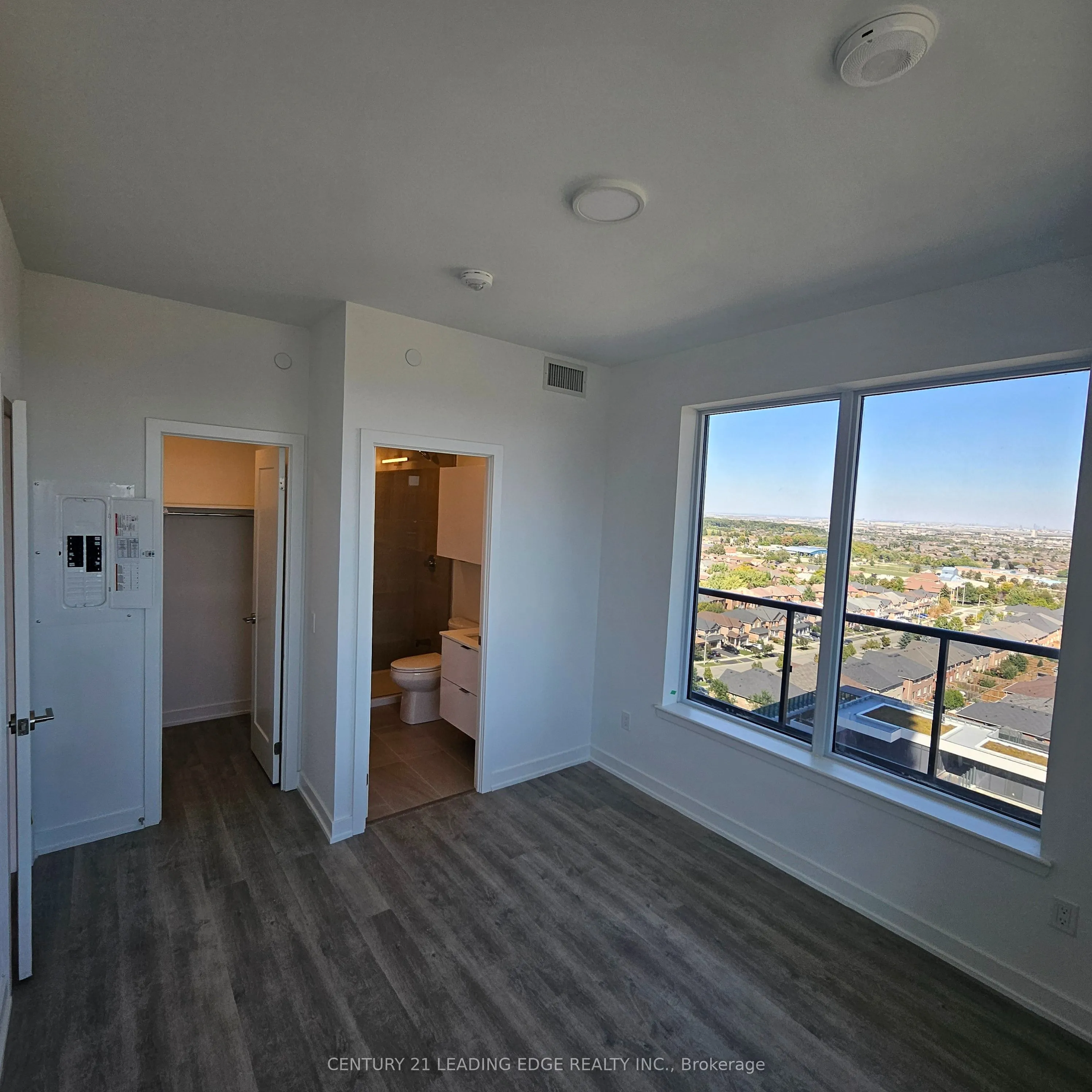 5105 HURONTARIO Street, #1502
