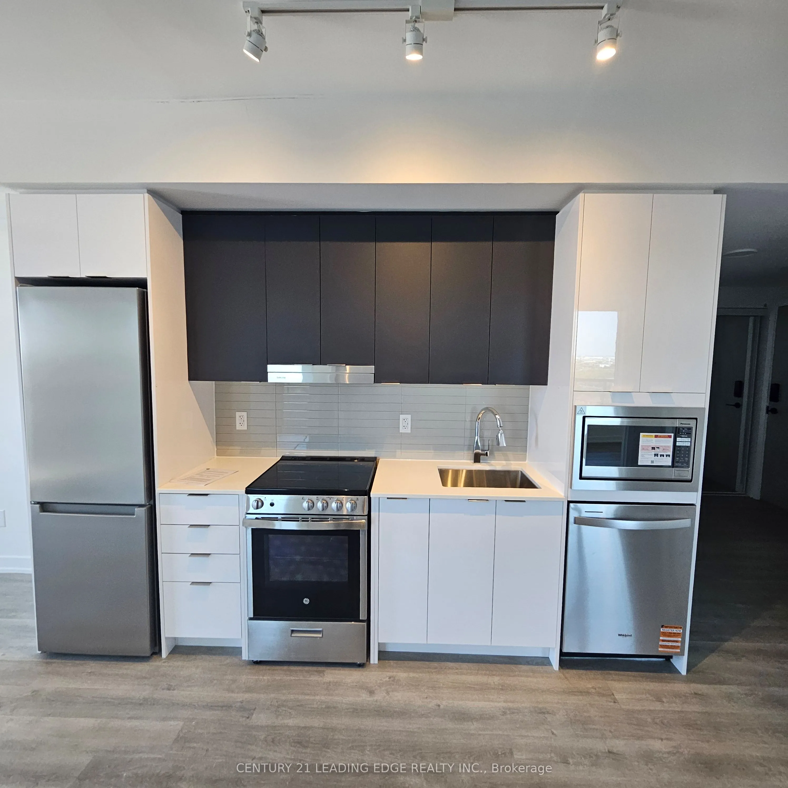 5105 HURONTARIO Street, #1502