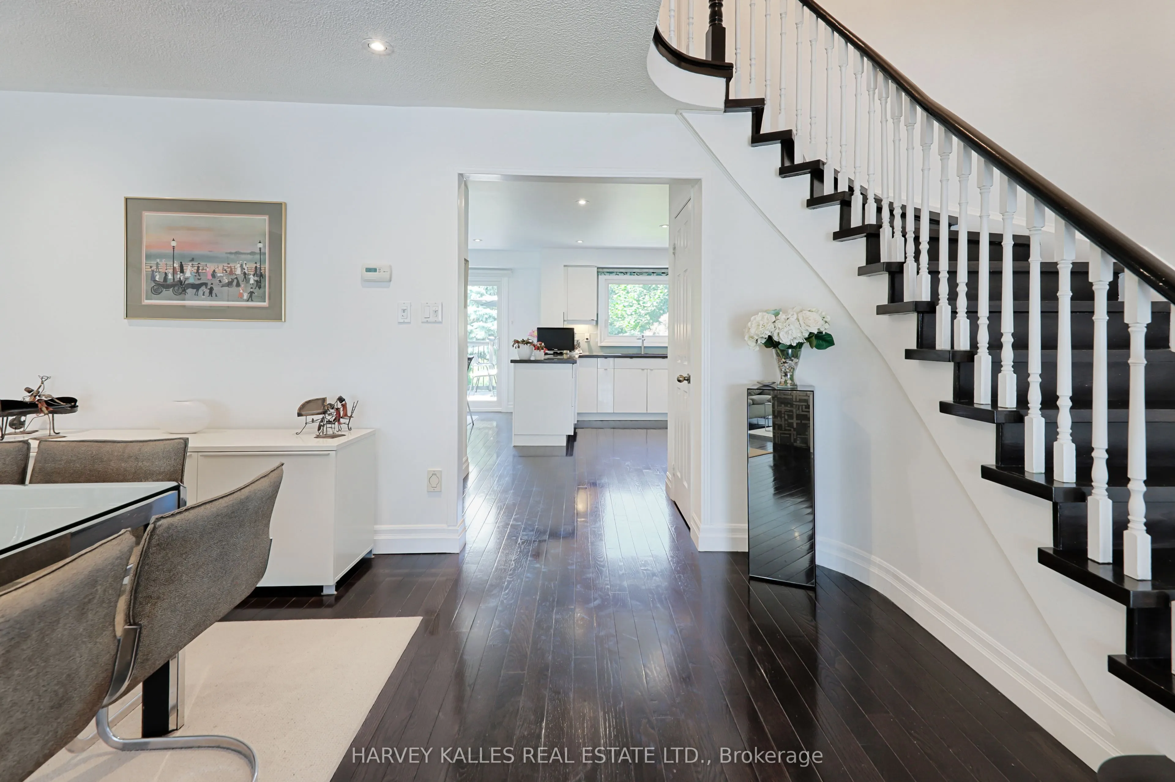 1050 Lindsay Drive
