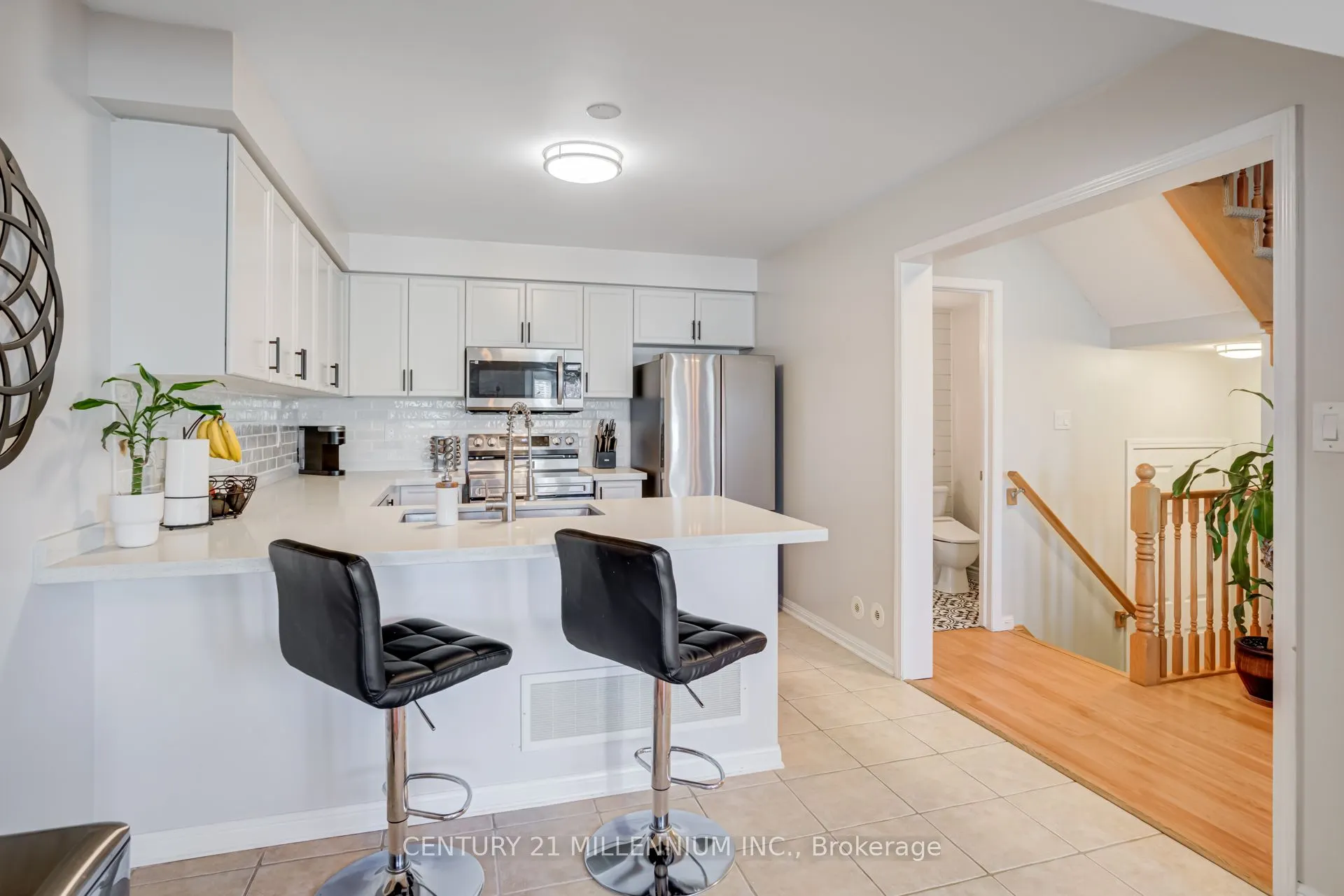 914 Ambroise Crescent