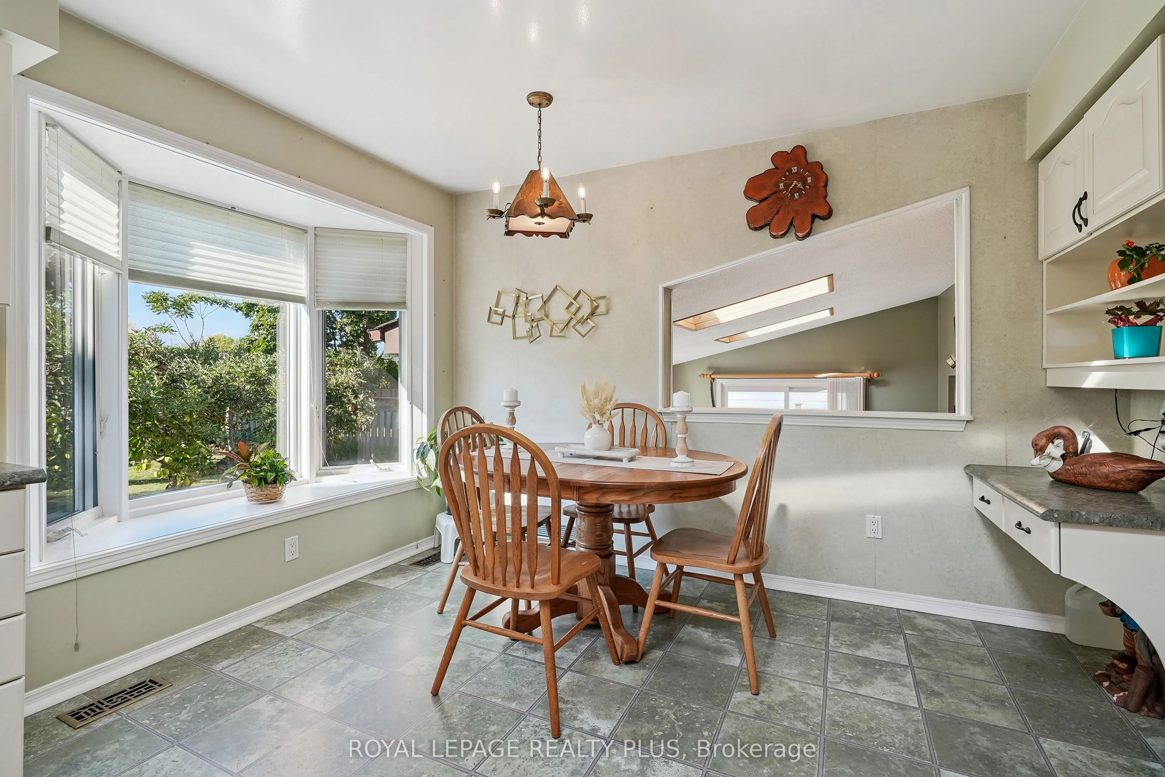 2335 Wyandotte Drive