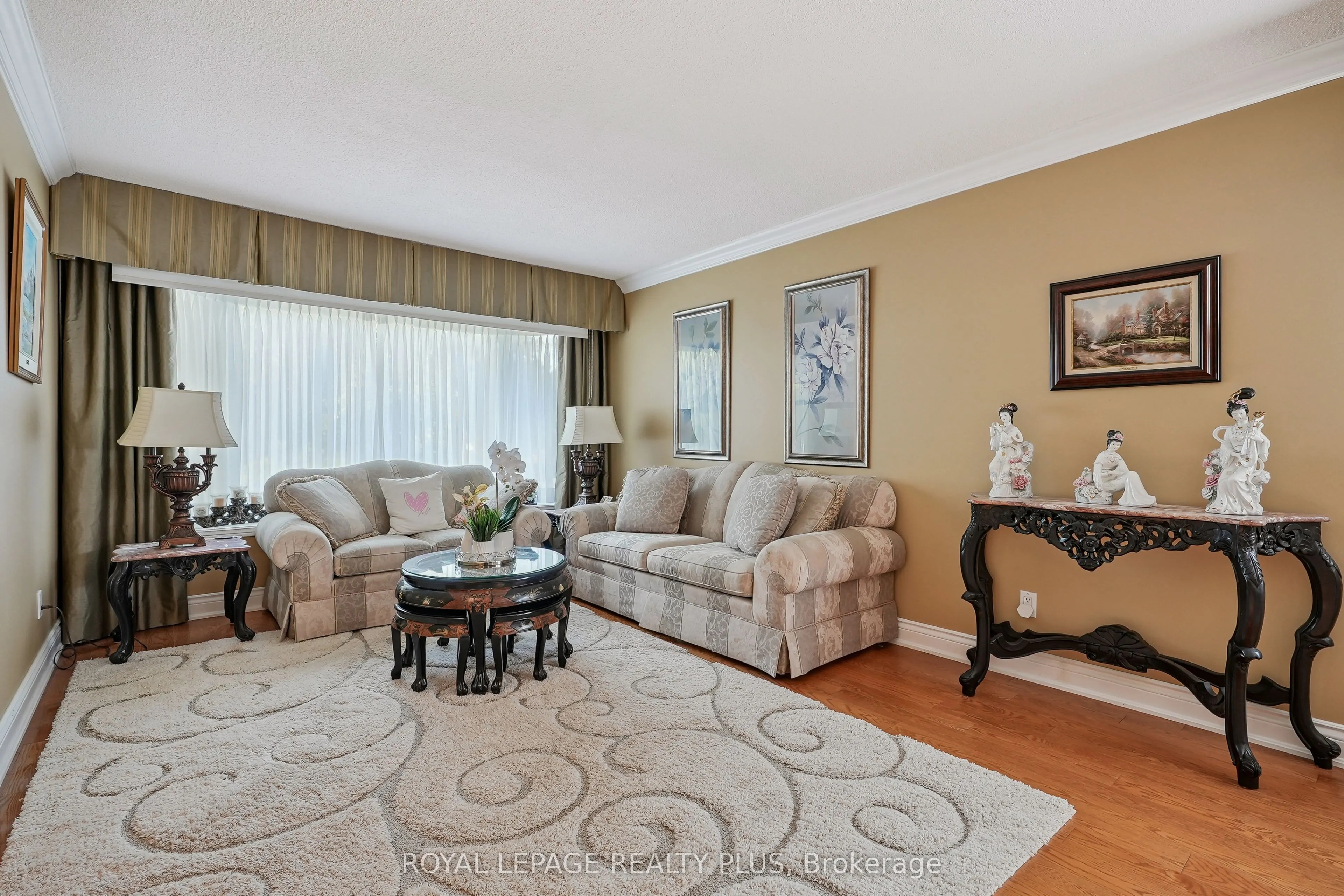 2335 Wyandotte Drive