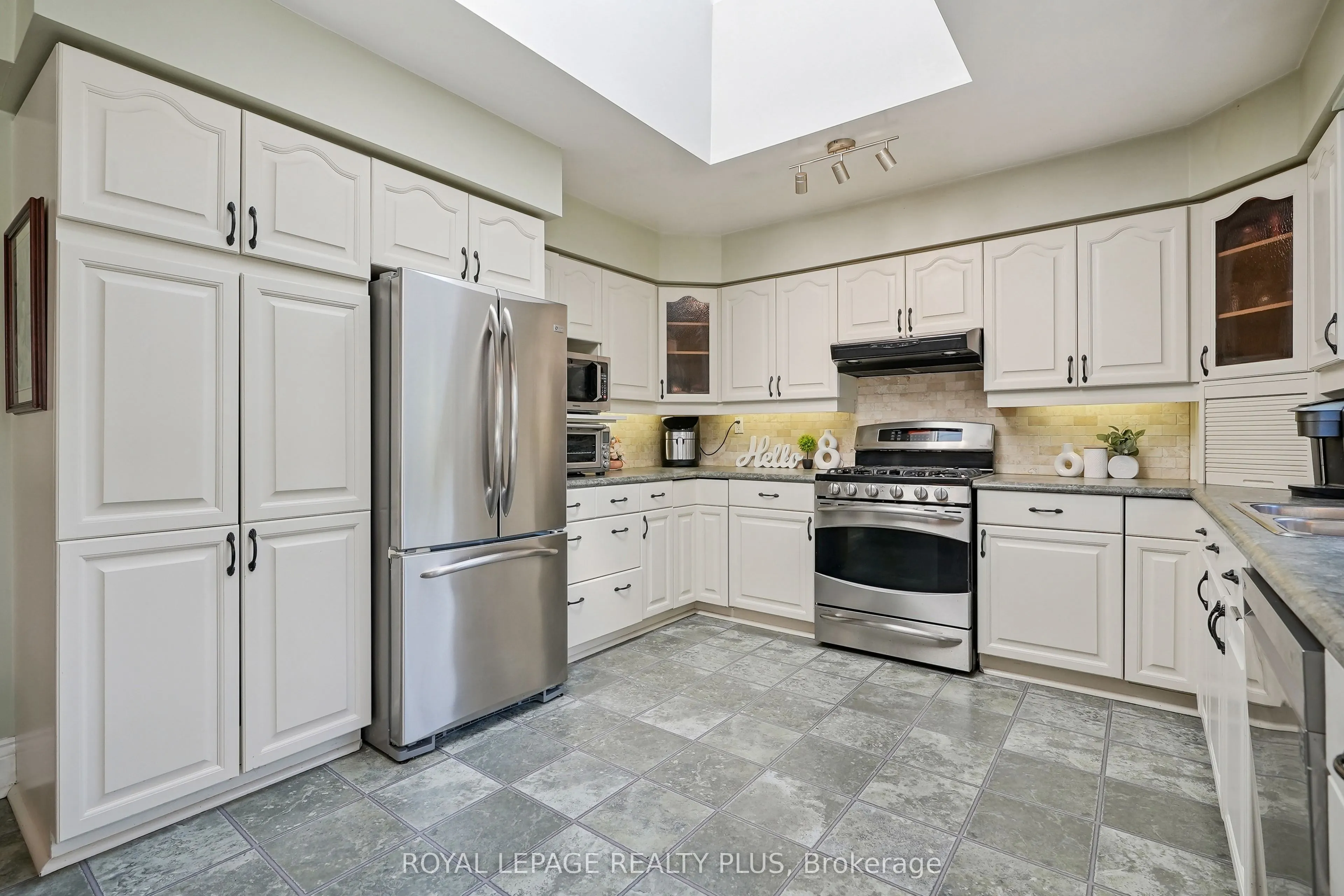 2335 Wyandotte Drive