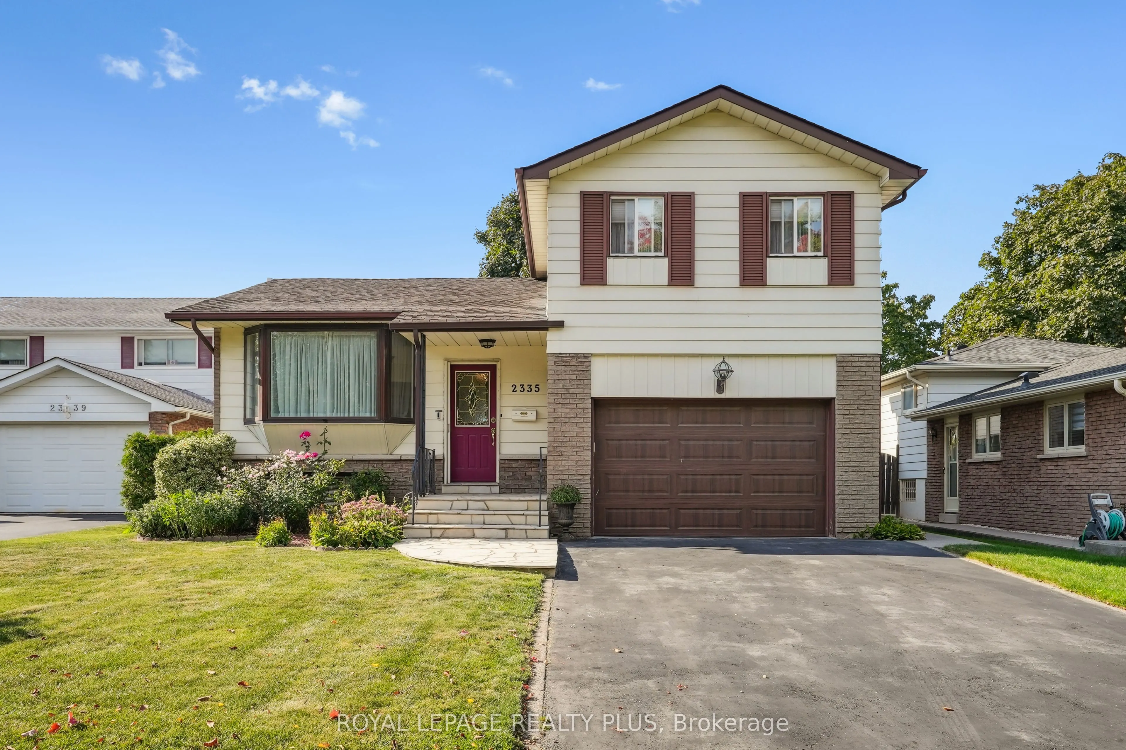 2335 Wyandotte Drive