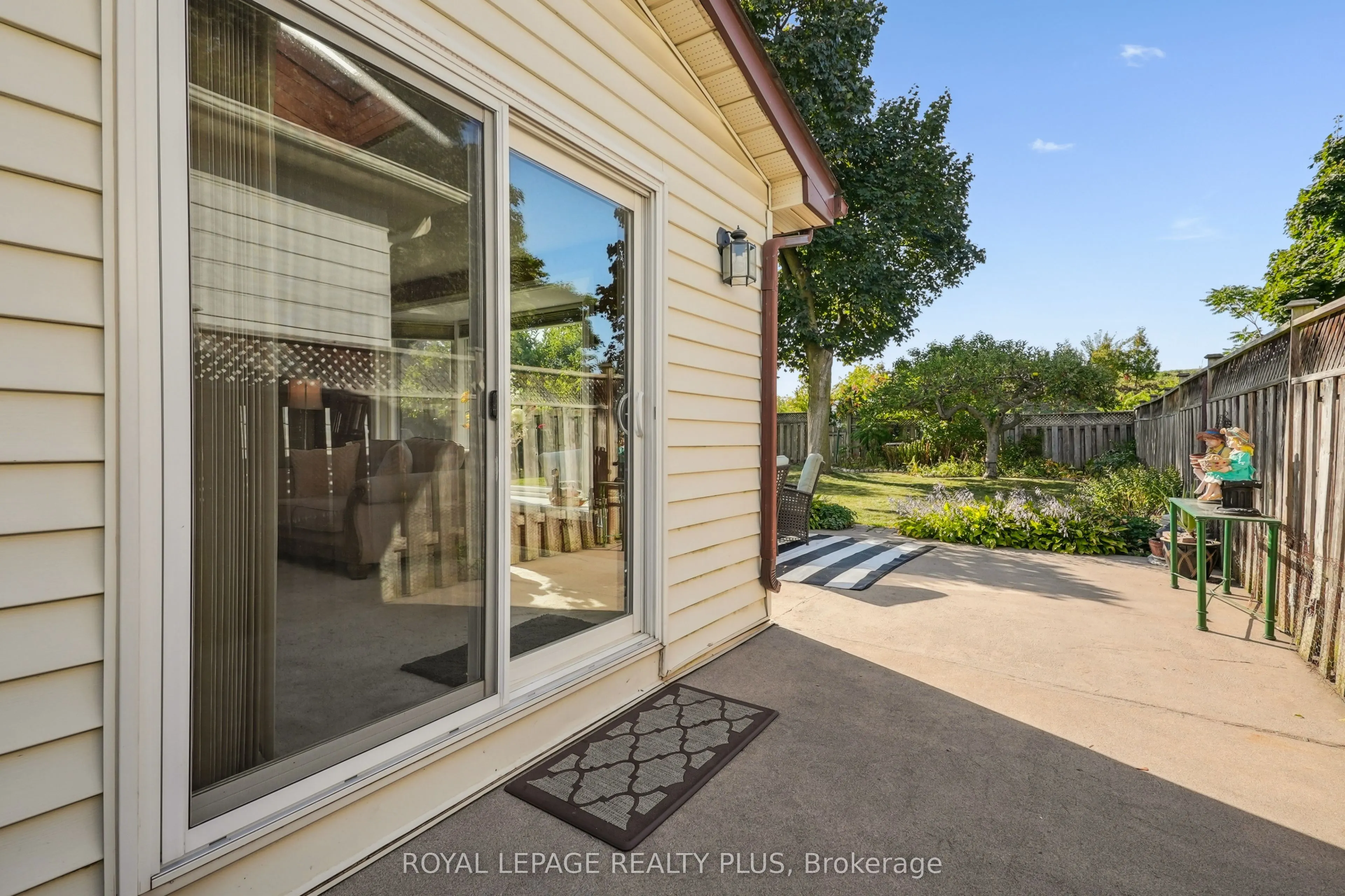 2335 Wyandotte Drive
