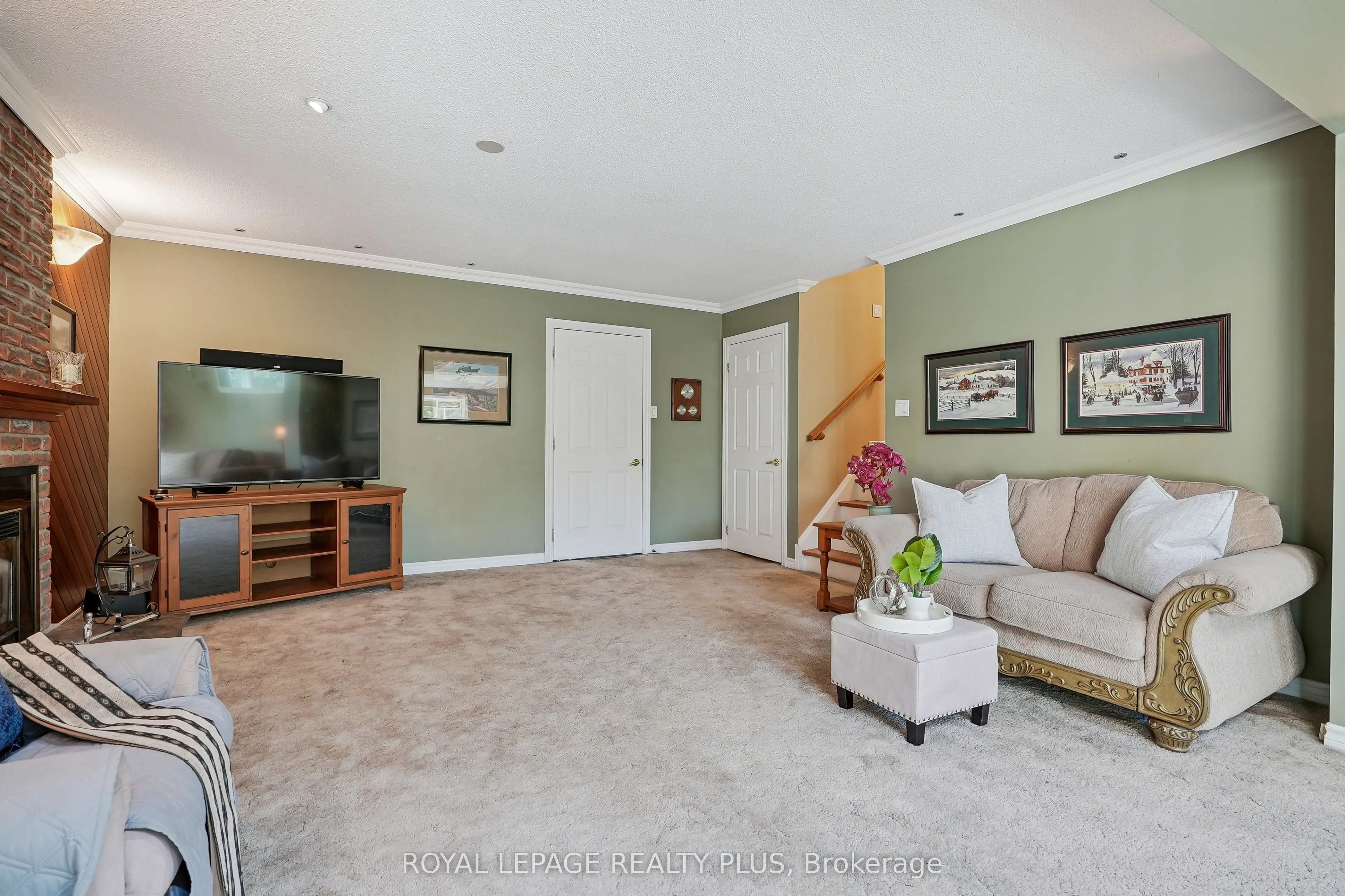 2335 Wyandotte Drive