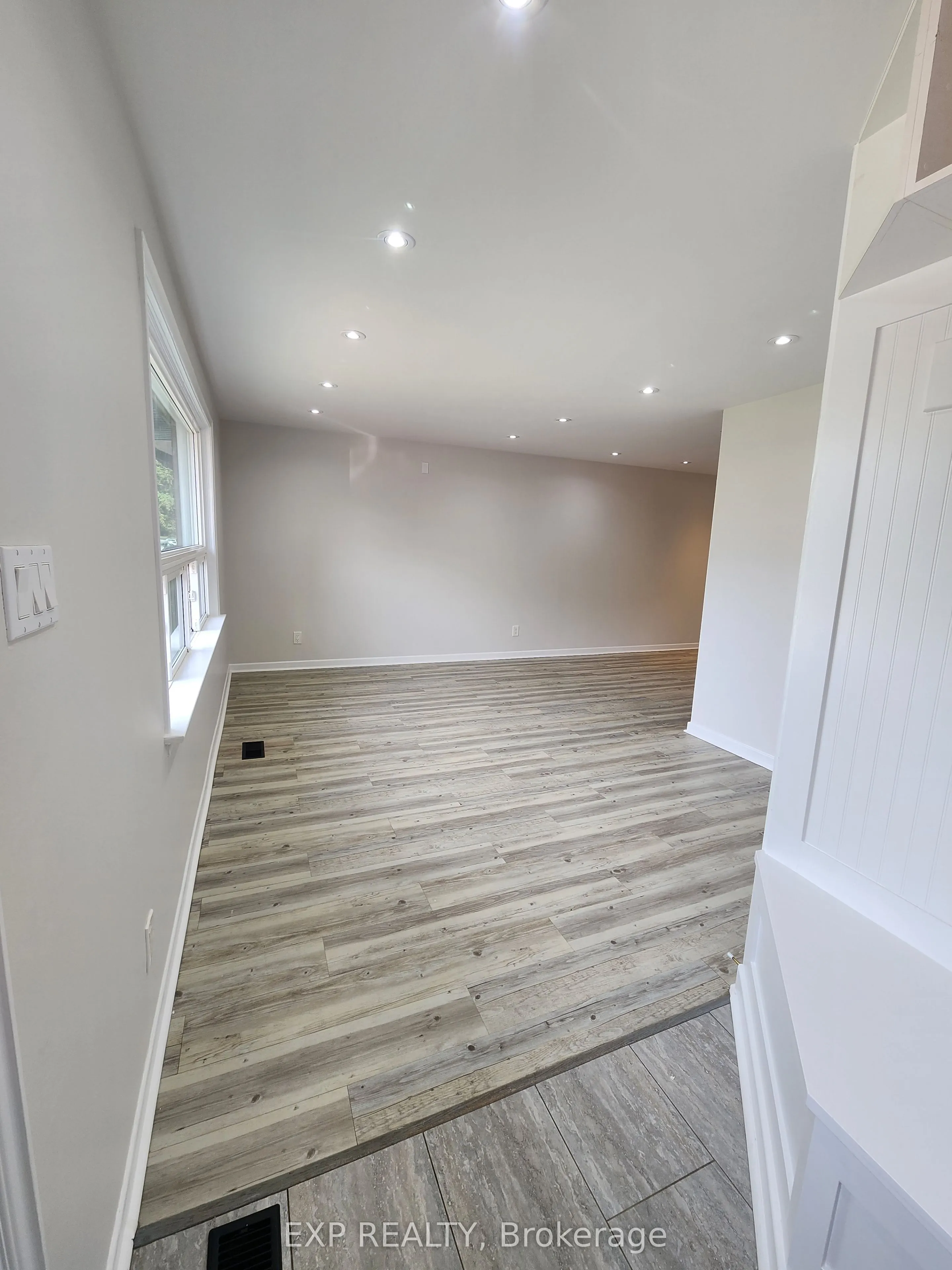 98 Corby Crescent