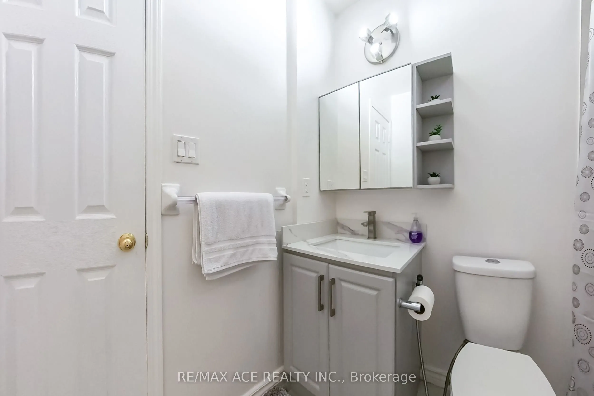 1525 South Parade Court, #22