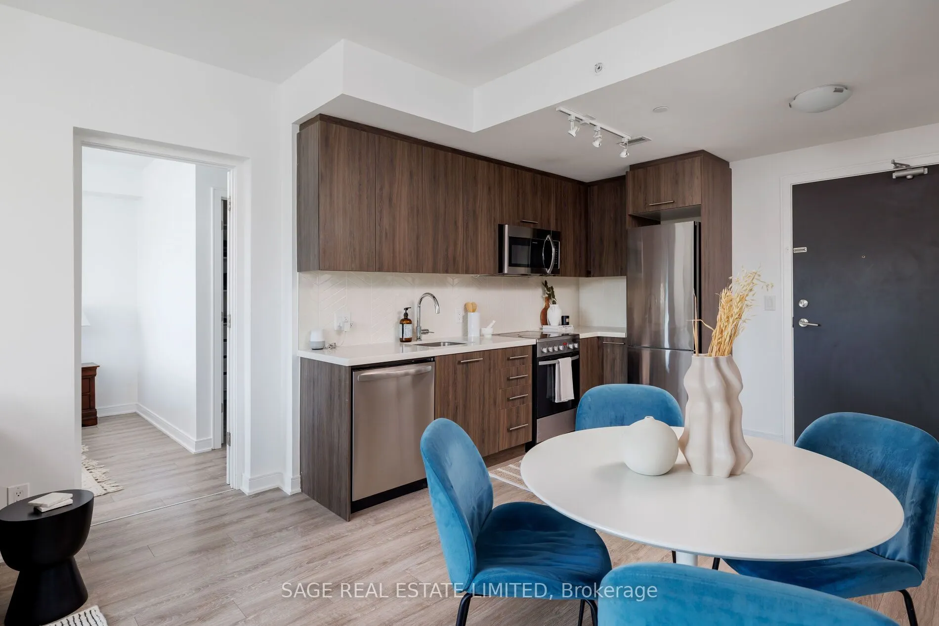 1 Neighbourhood Lane, #408