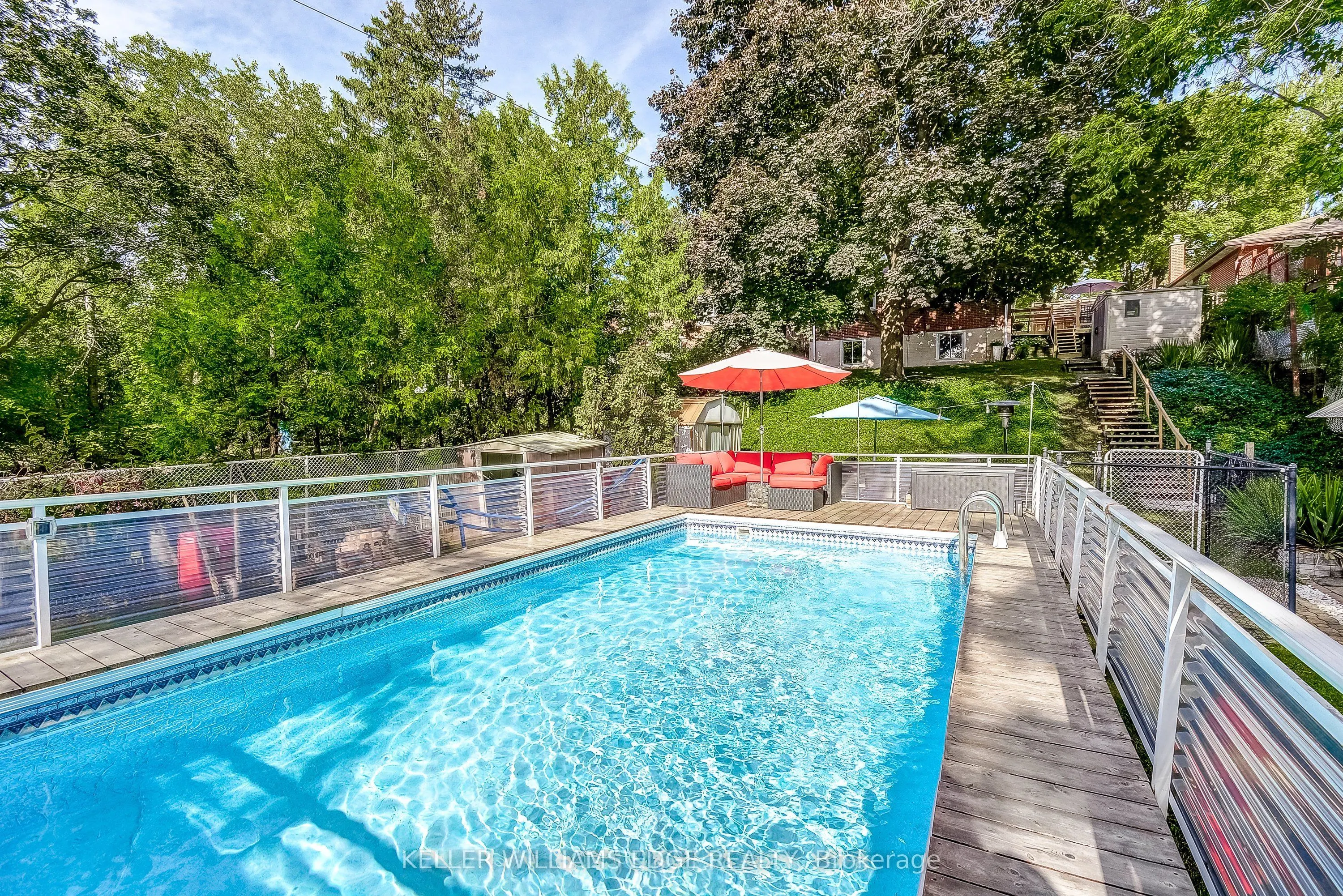 1216 De Quincy Crescent