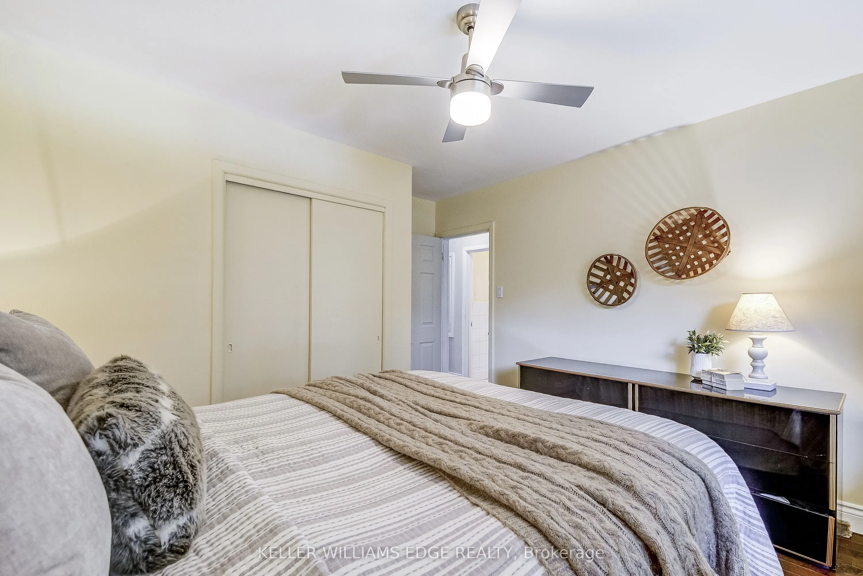 1216 De Quincy Crescent