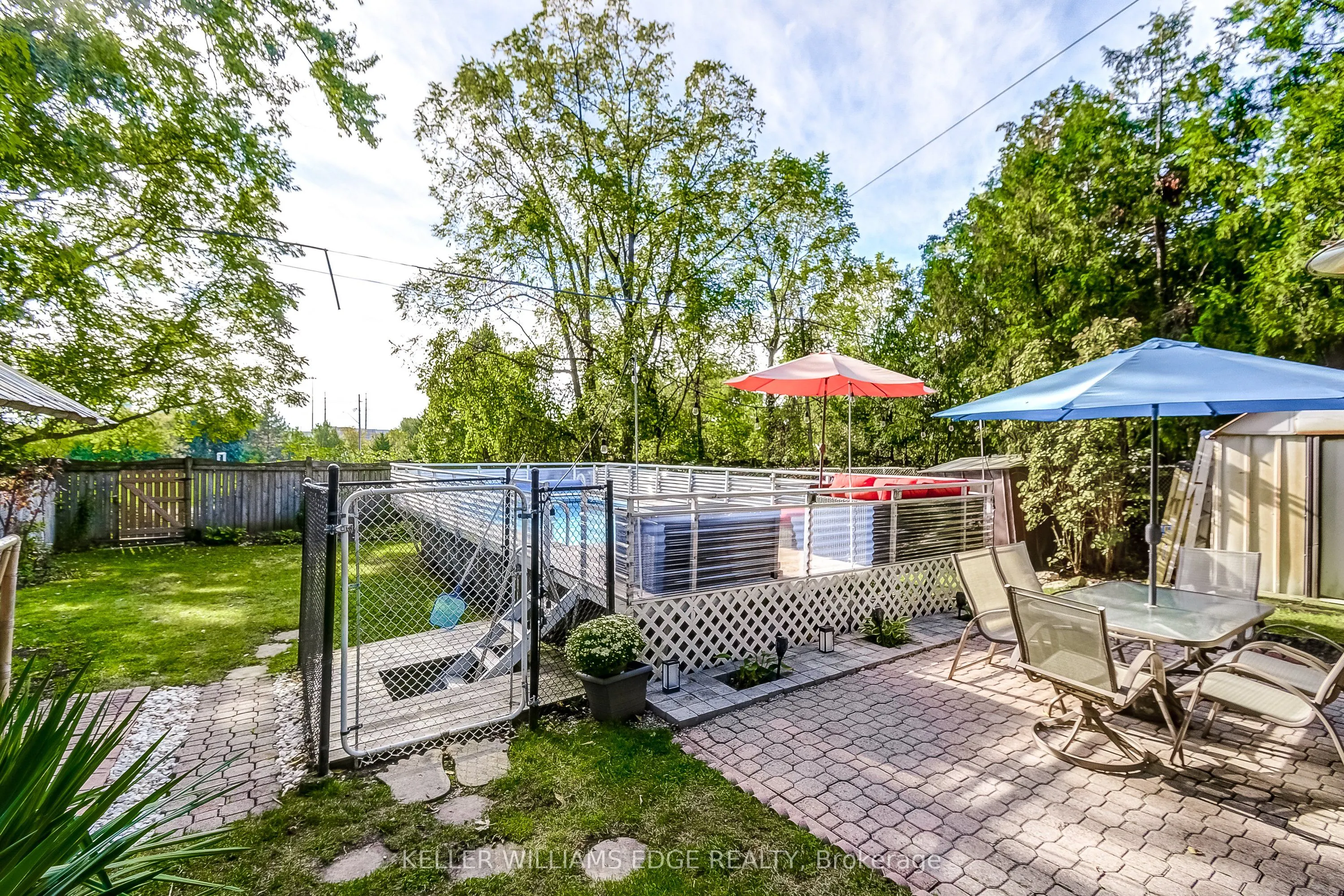 1216 De Quincy Crescent