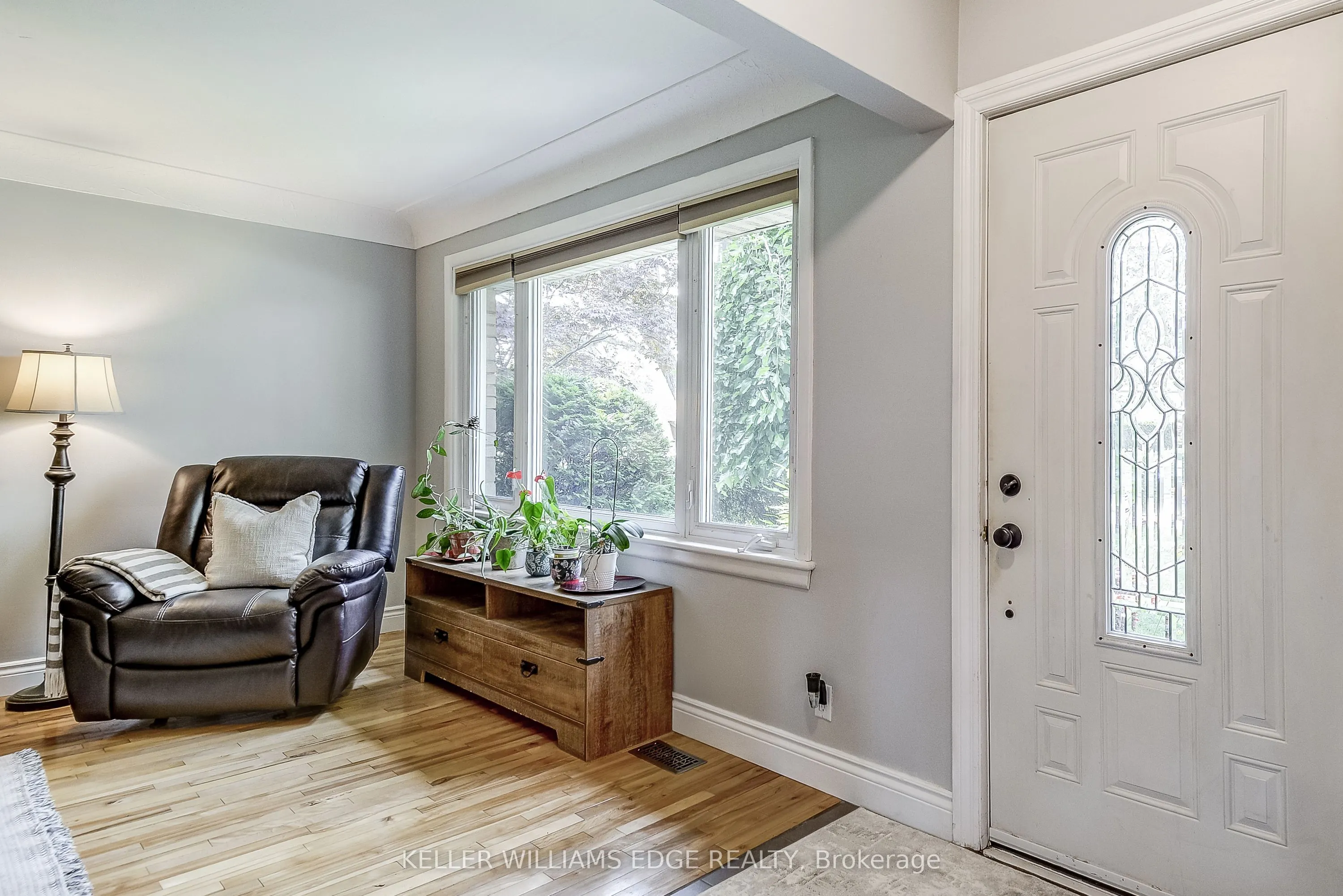 1216 De Quincy Crescent