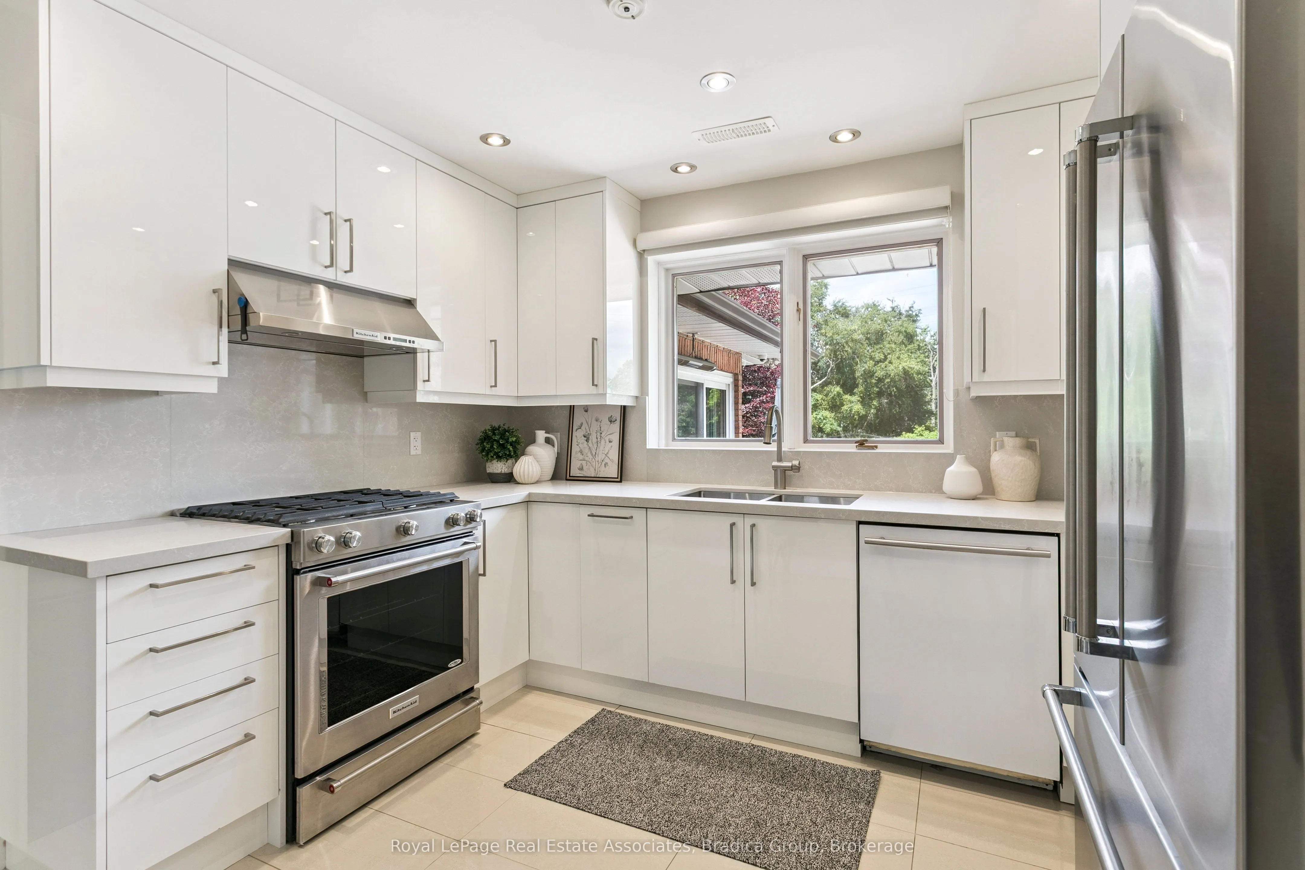 19 Lorraine Gardens