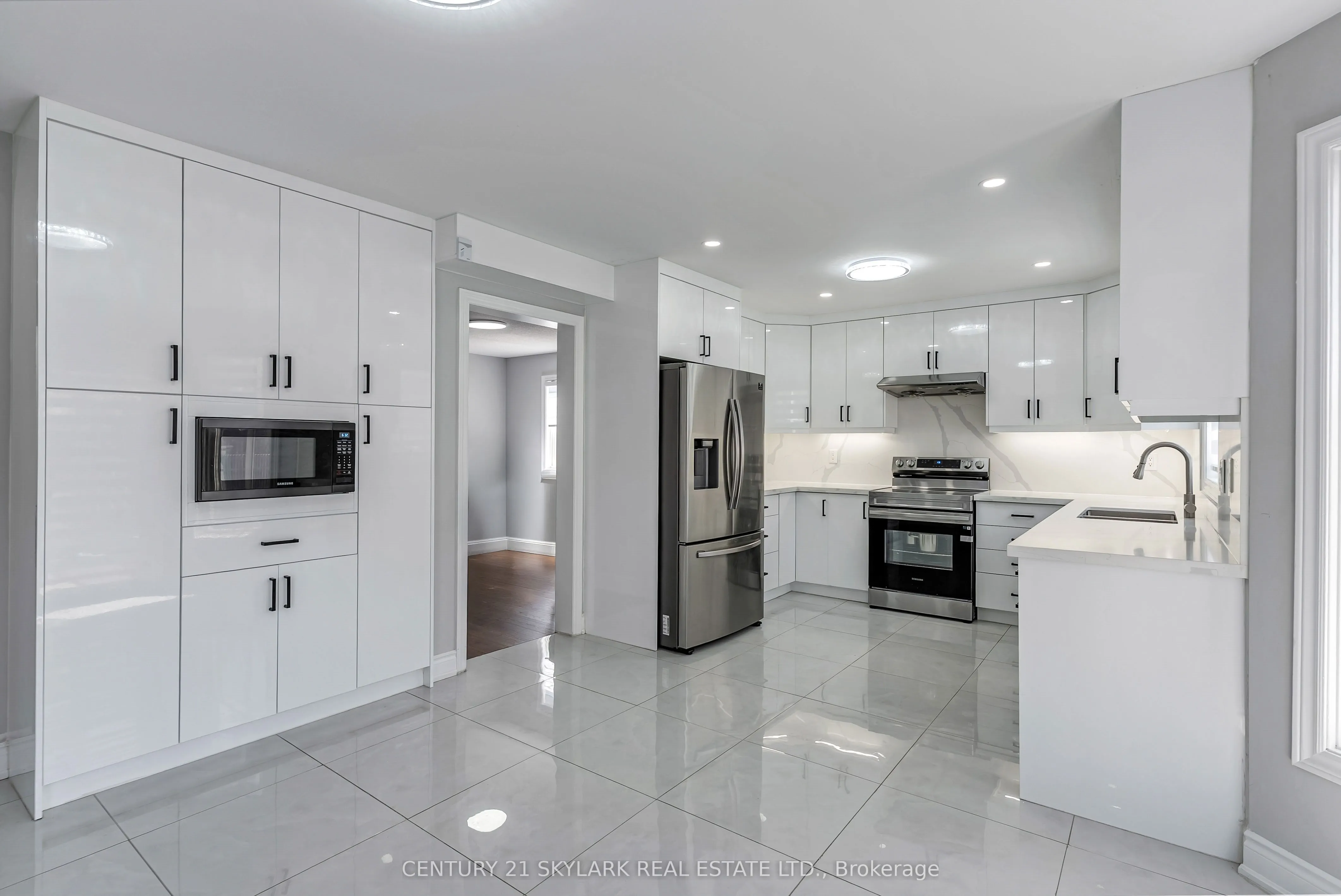 4 Moonstone Court