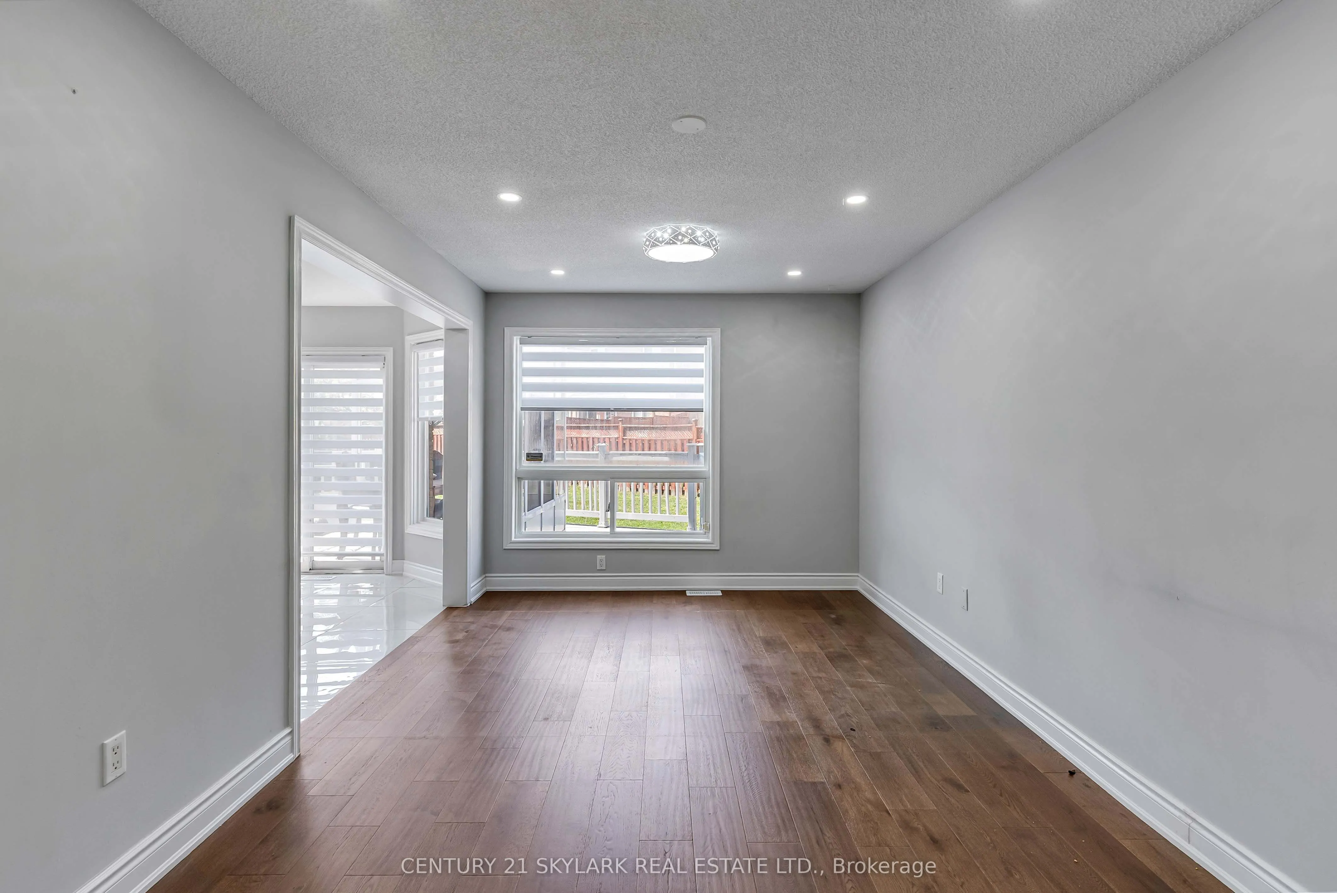 4 Moonstone Court