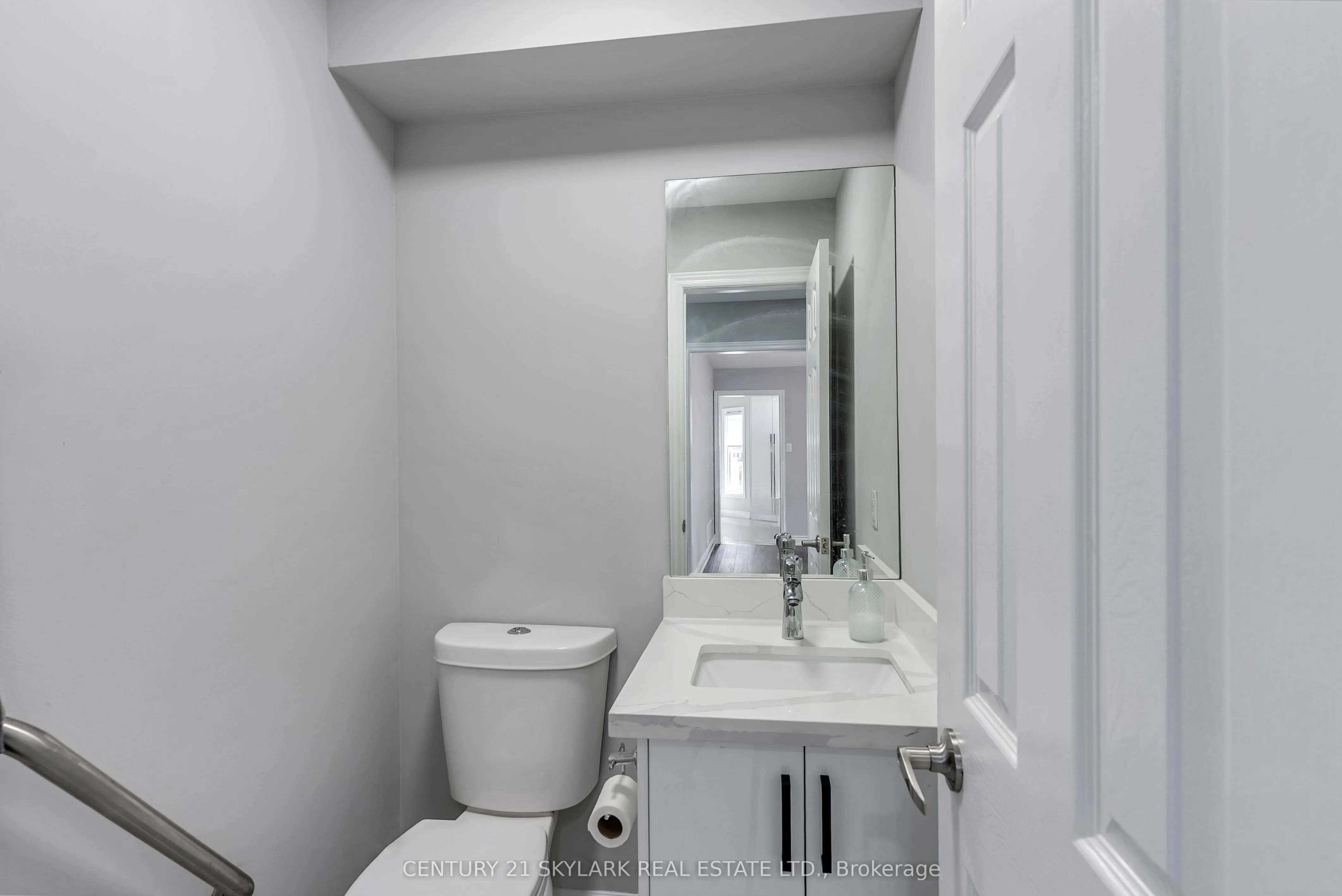 4 Moonstone Court