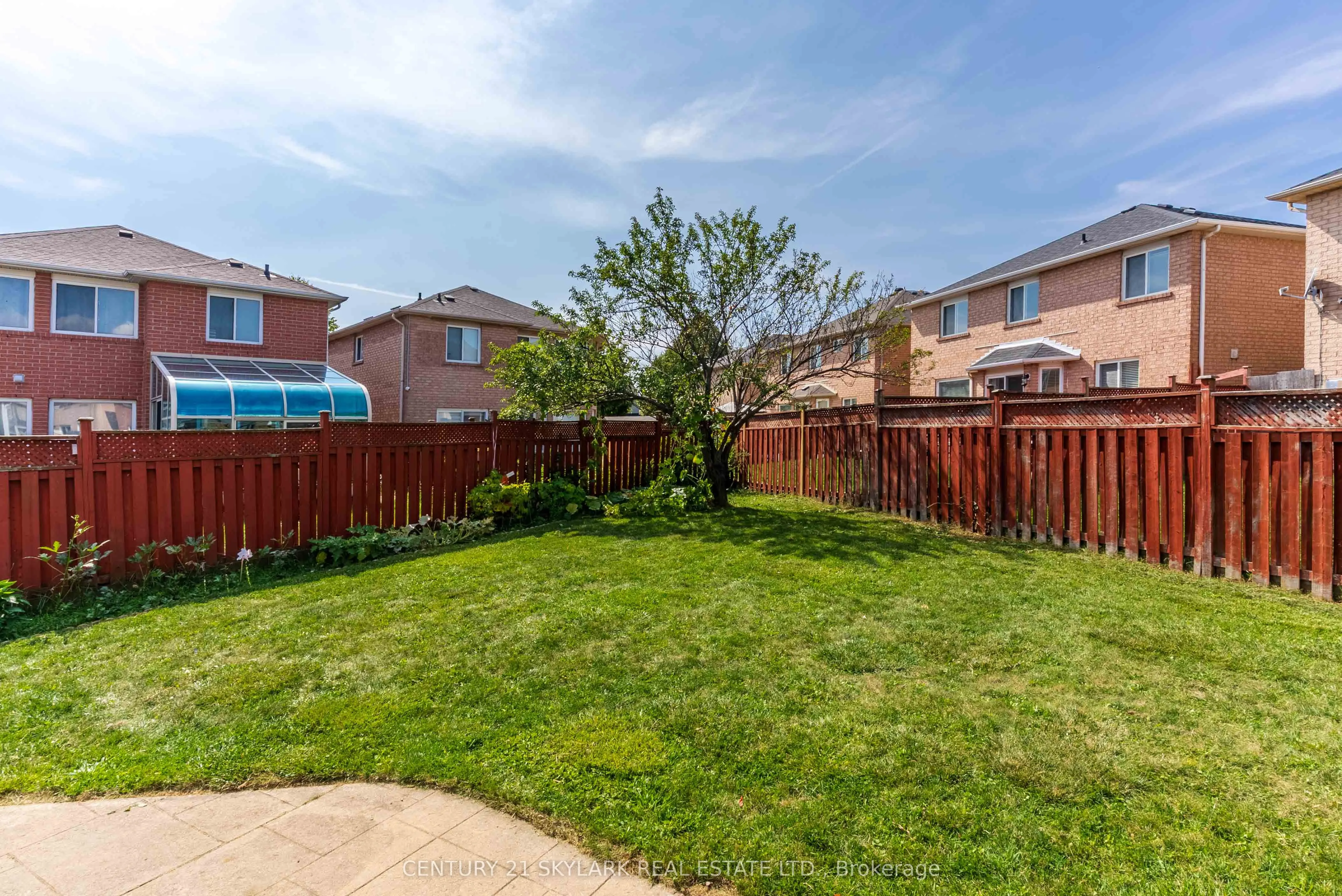4 Moonstone Court