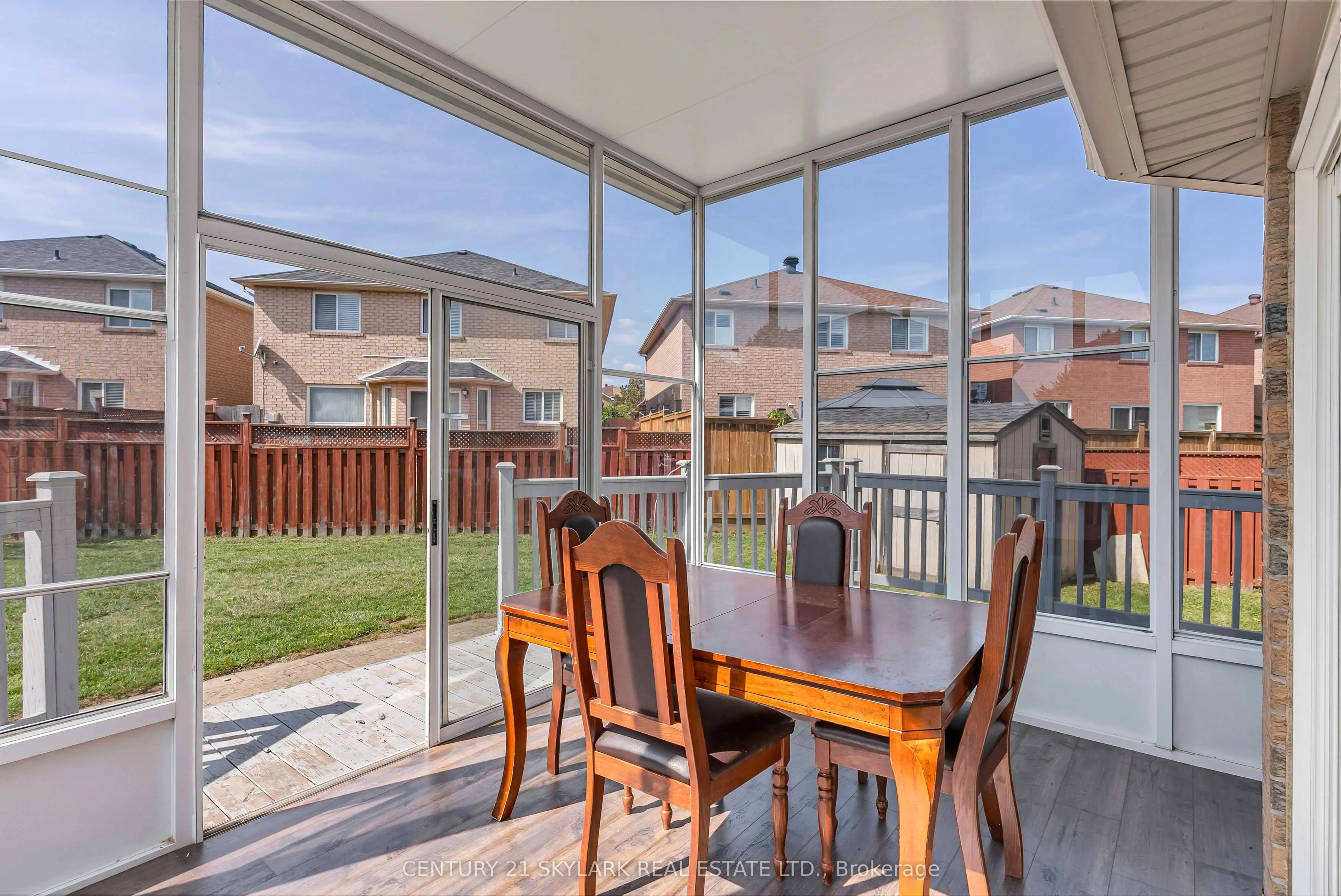 4 Moonstone Court