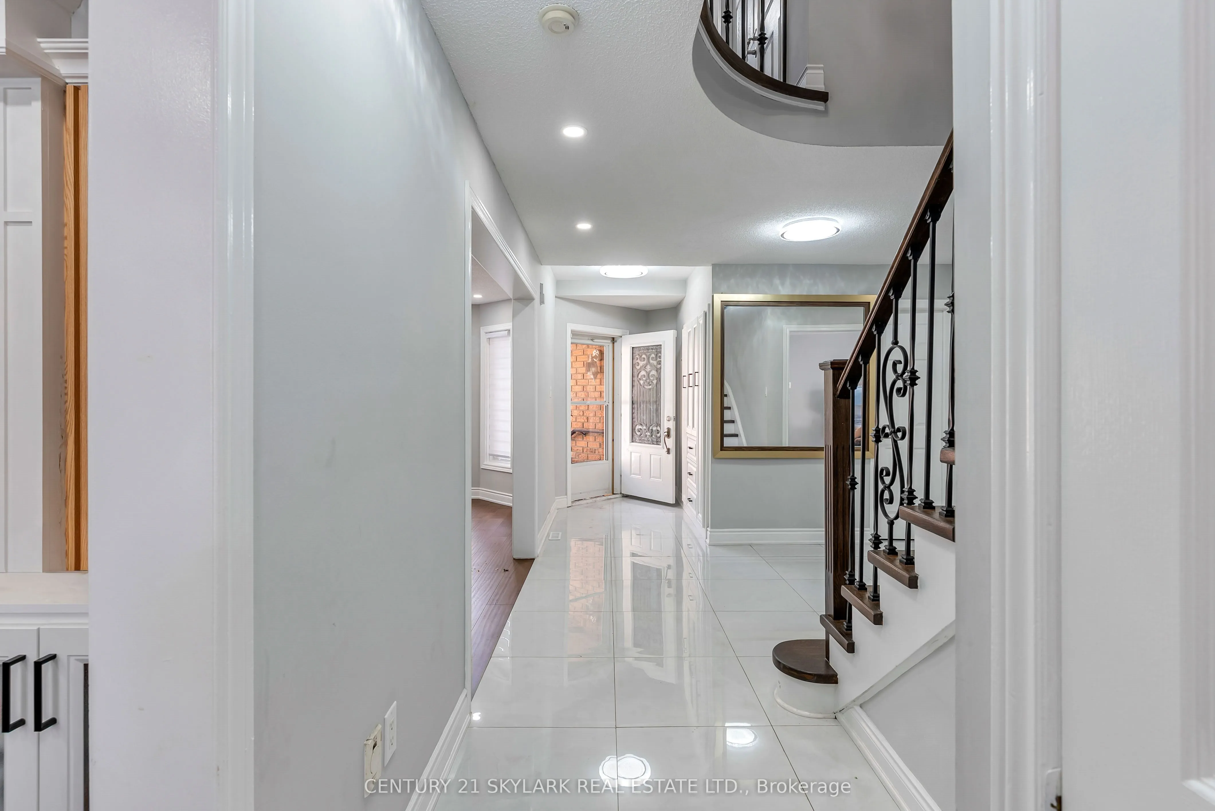 4 Moonstone Court