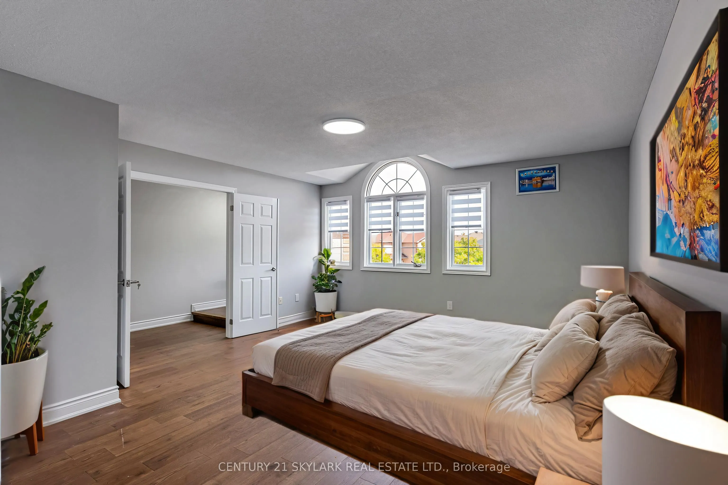 4 Moonstone Court
