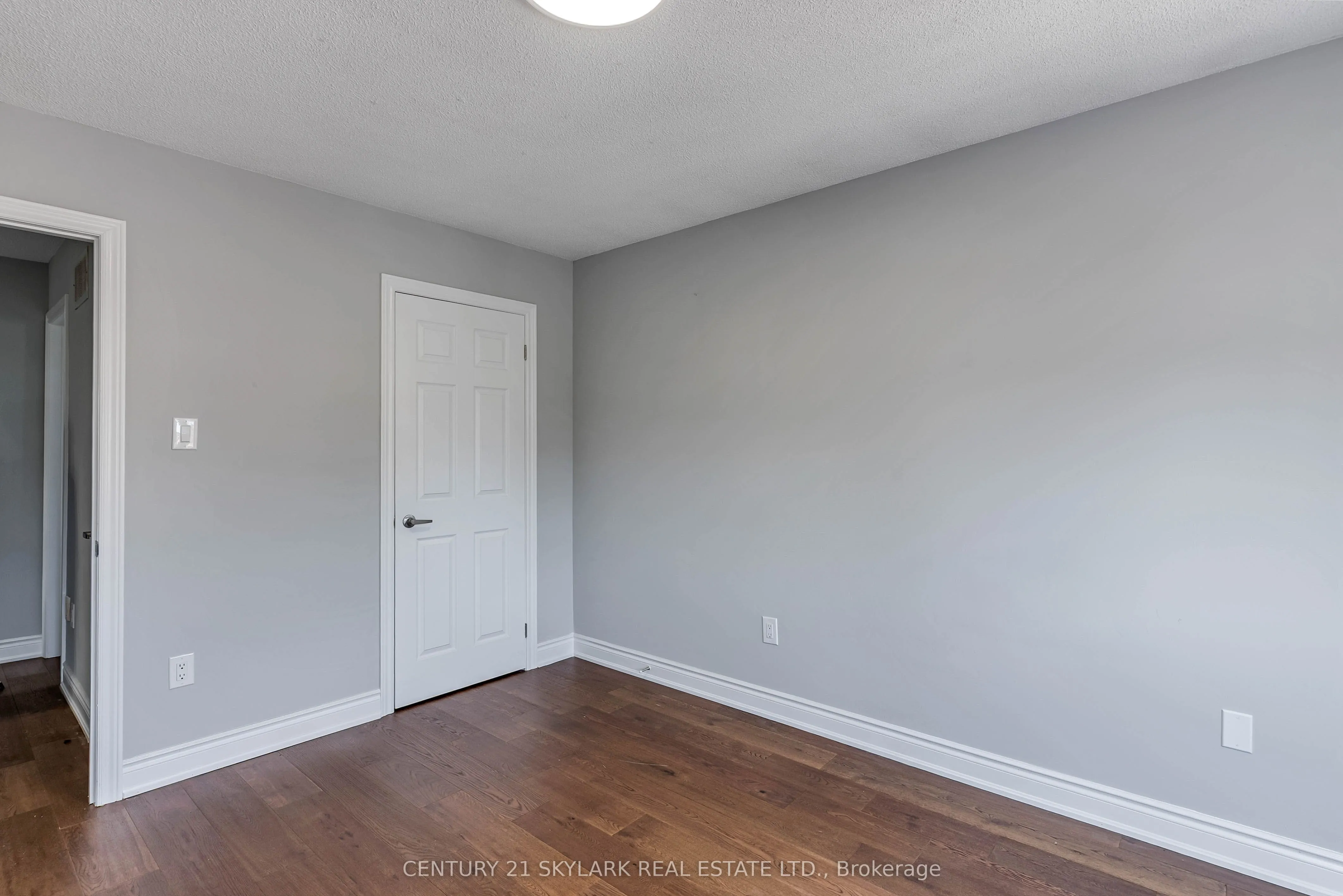 4 Moonstone Court