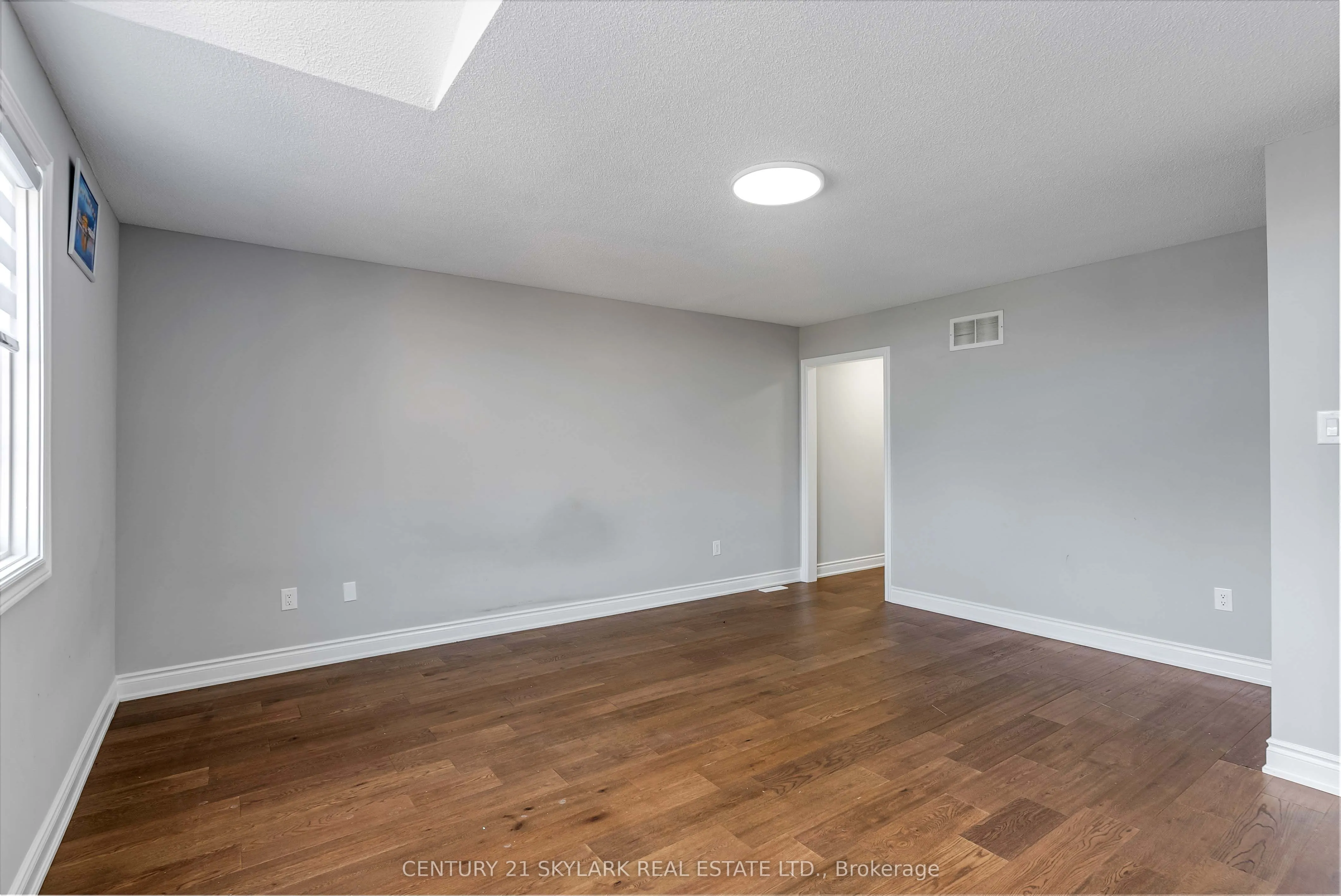 4 Moonstone Court