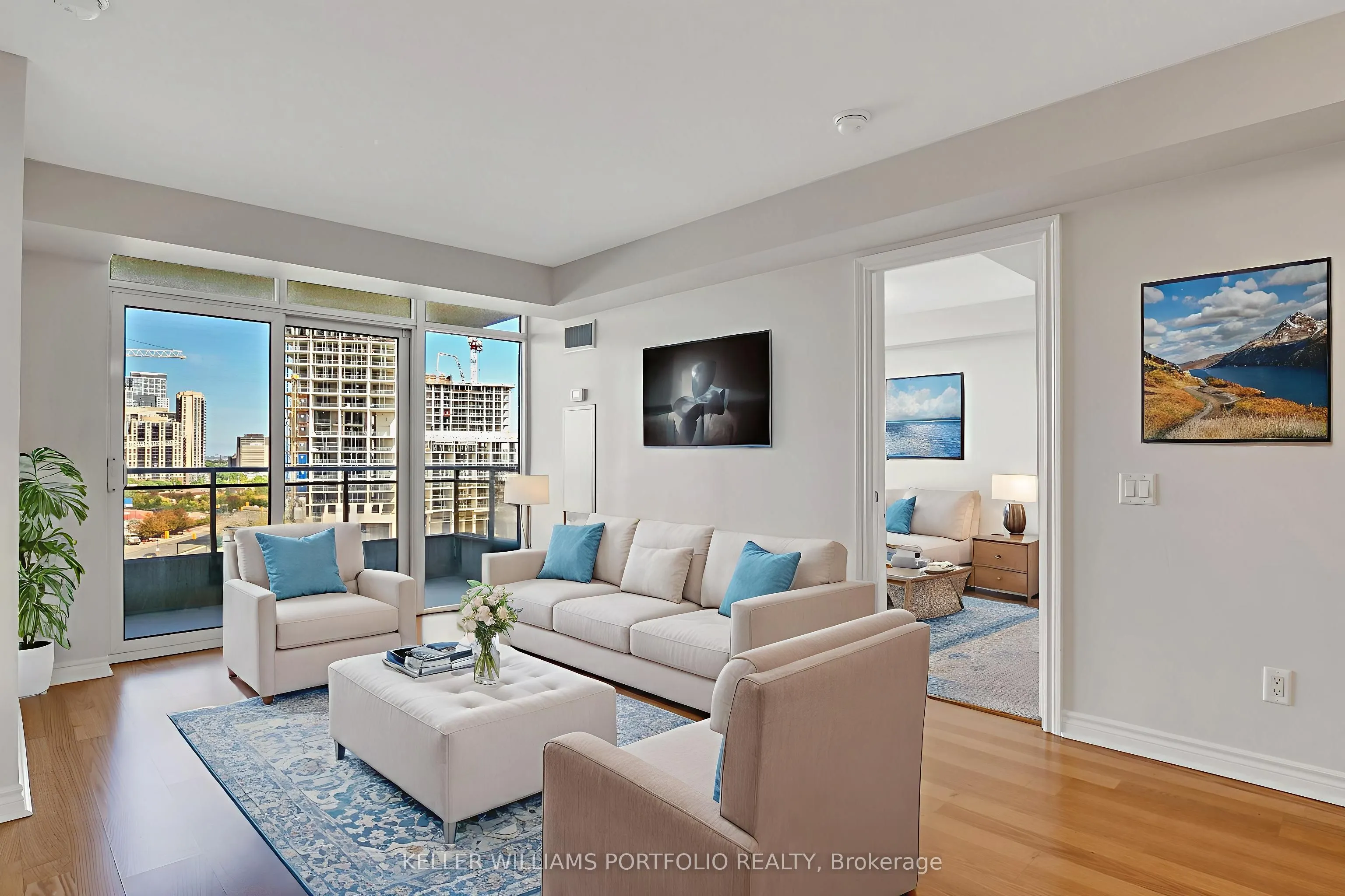 5229 Dundas Street W, #707
