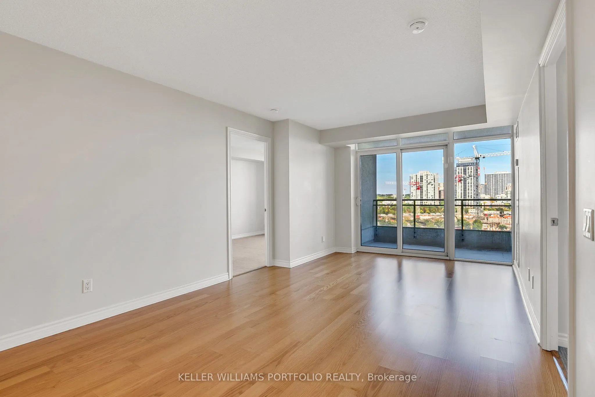 5229 Dundas Street W, #707