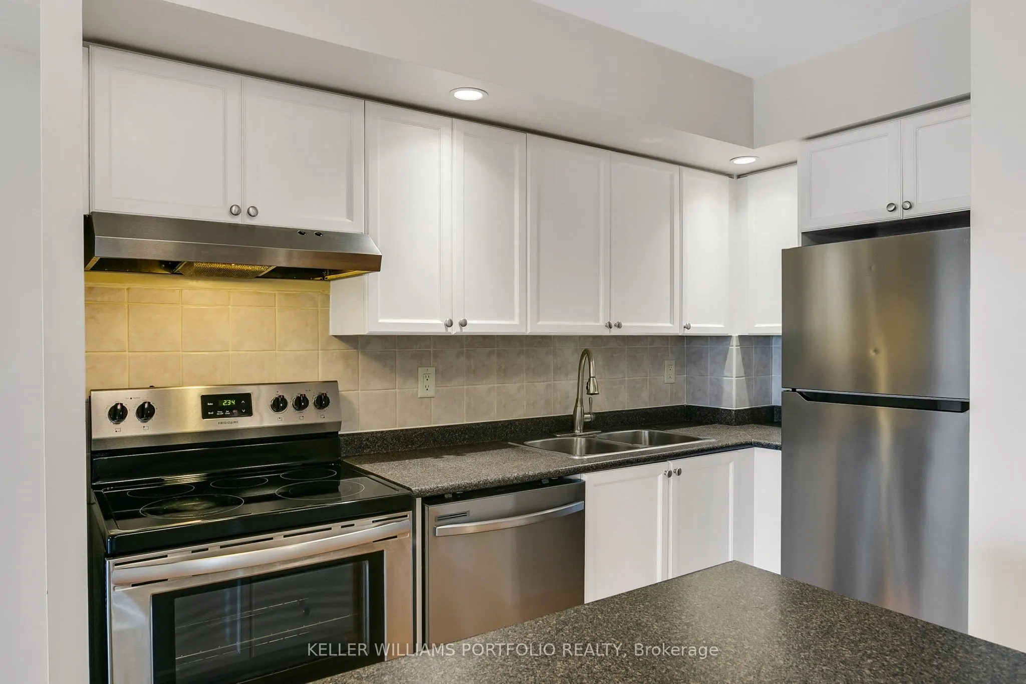 5229 Dundas Street W, #707