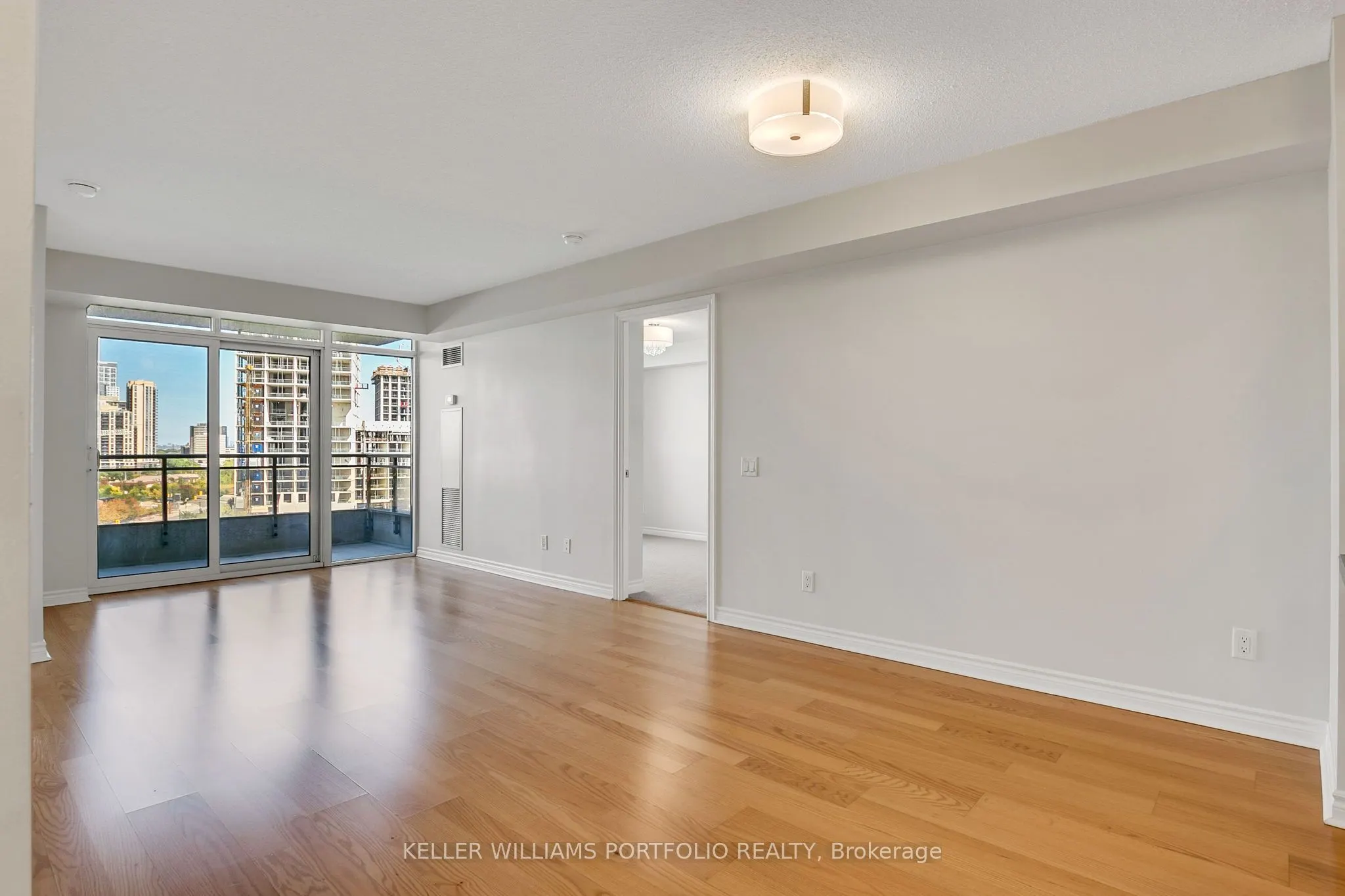 5229 Dundas Street W, #707