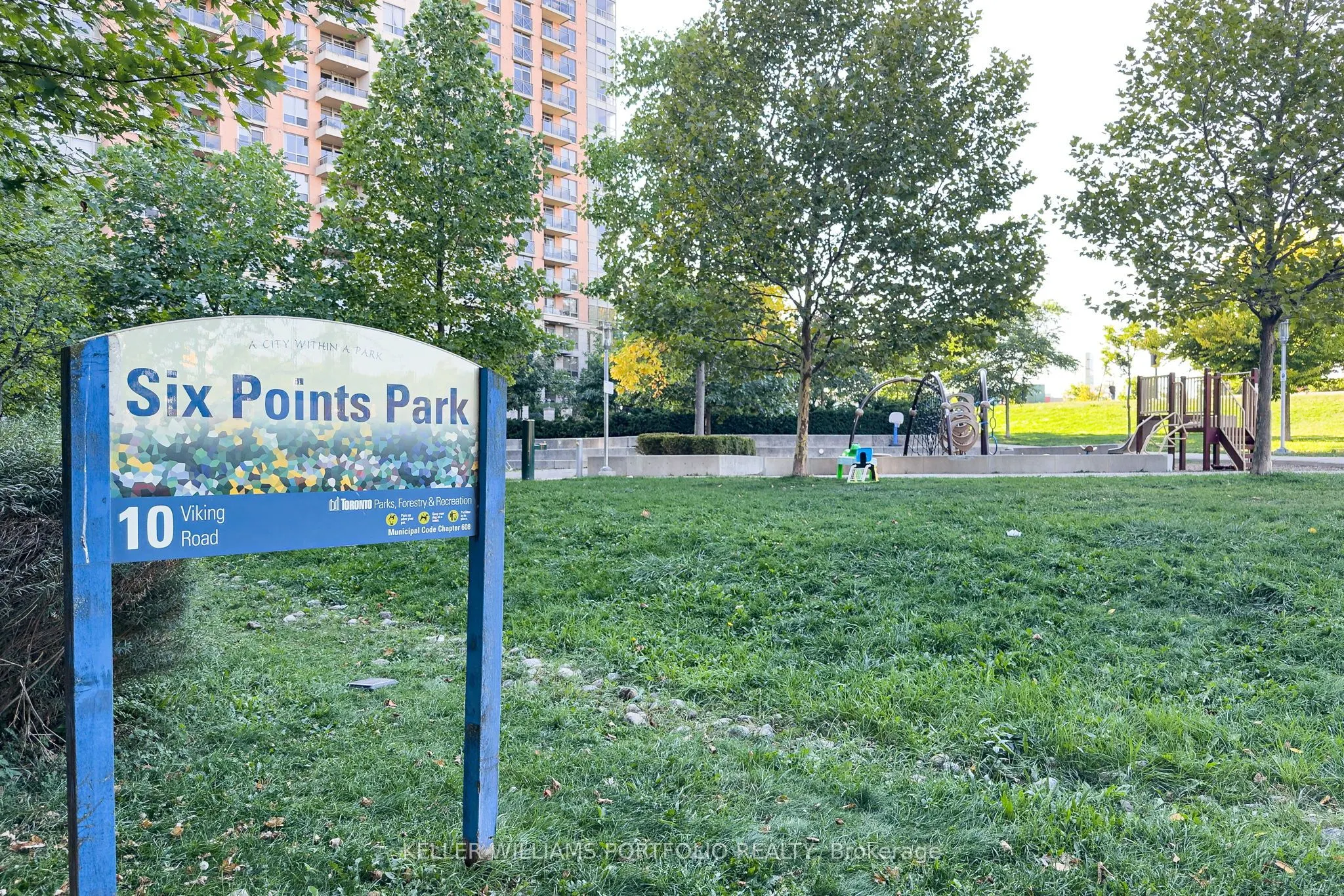 5229 Dundas Street W, #707