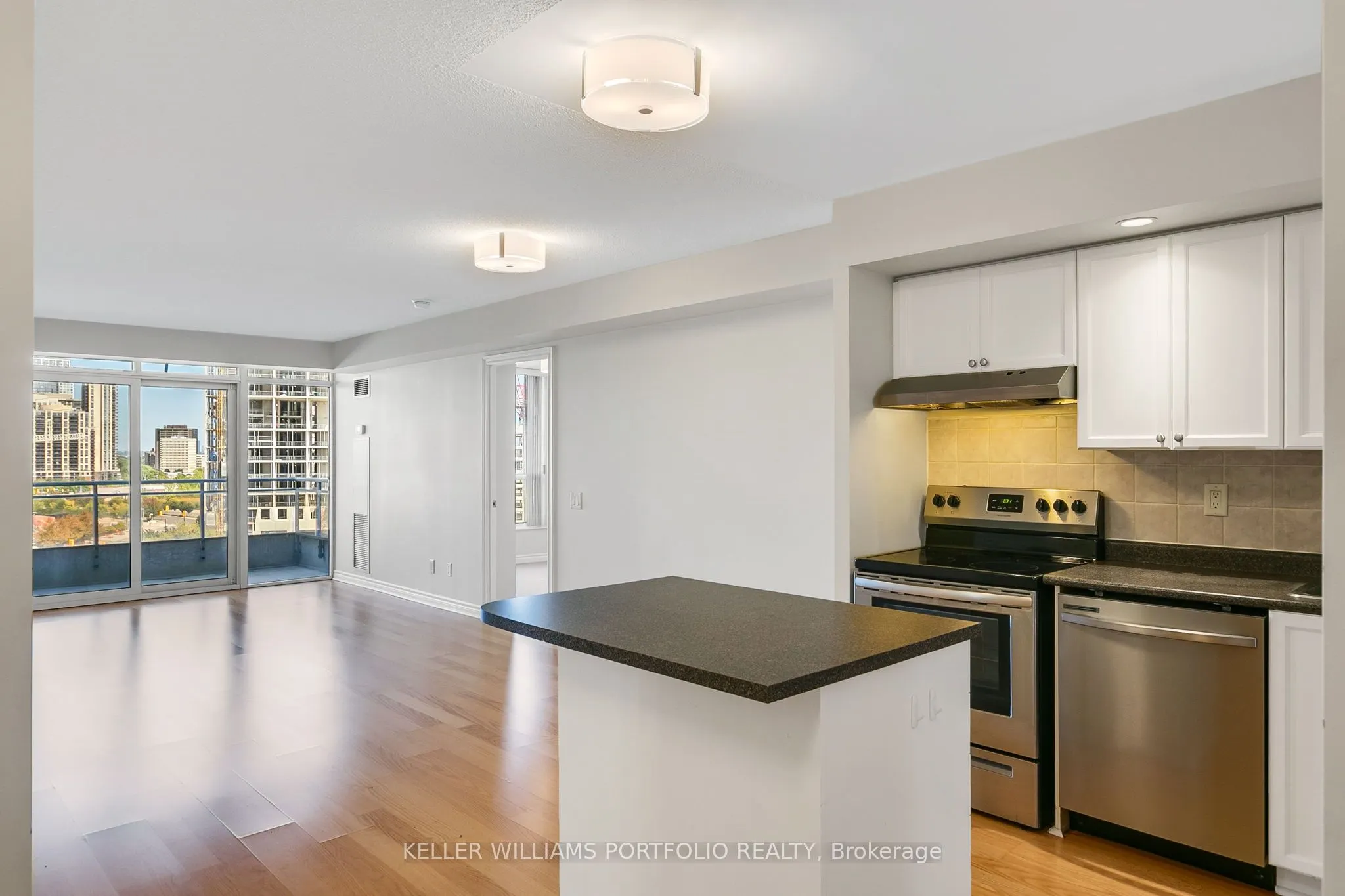 5229 Dundas Street W, #707