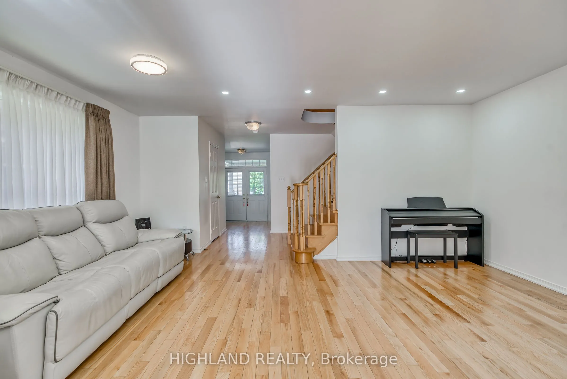 3904 Stardust Drive