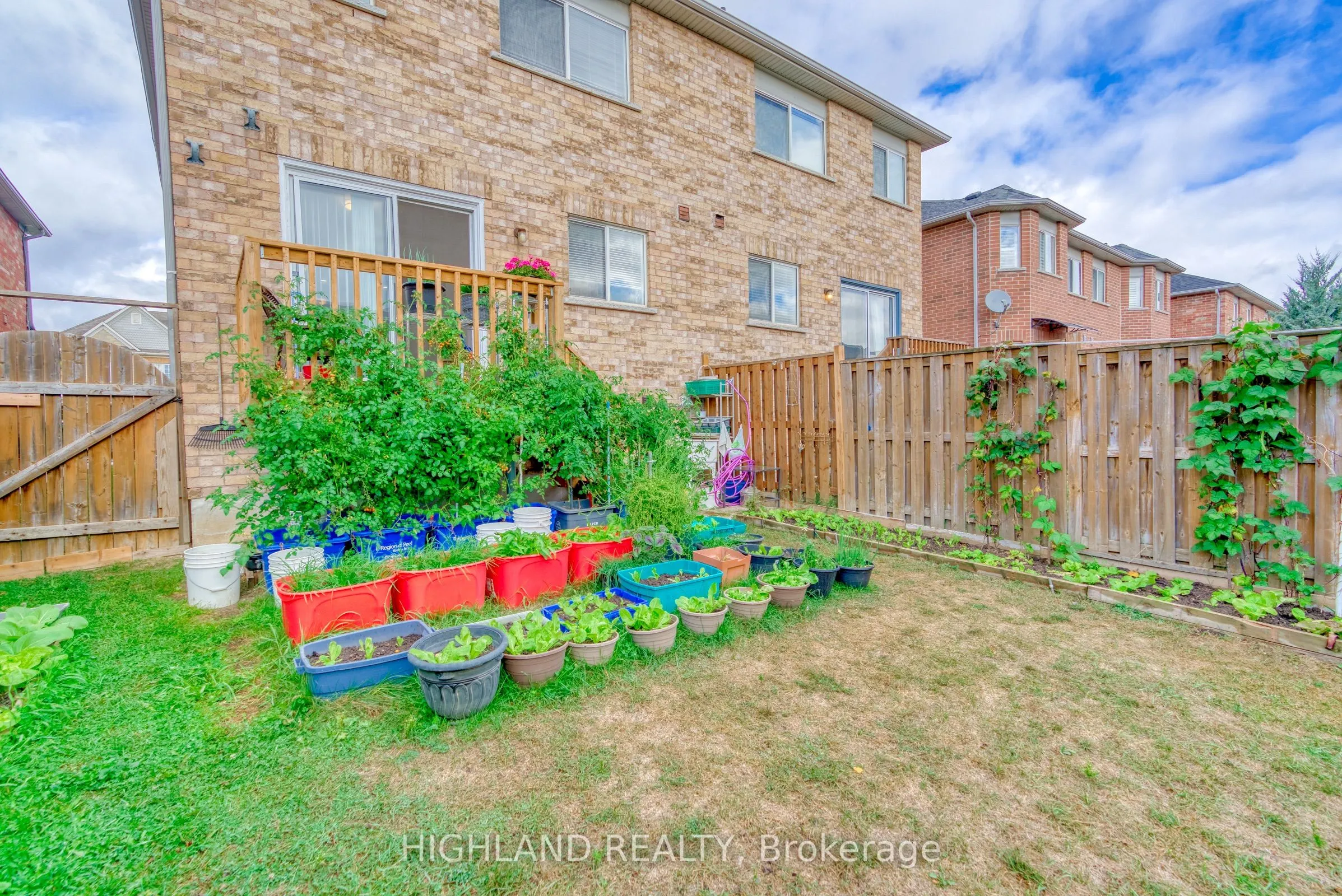 3904 Stardust Drive