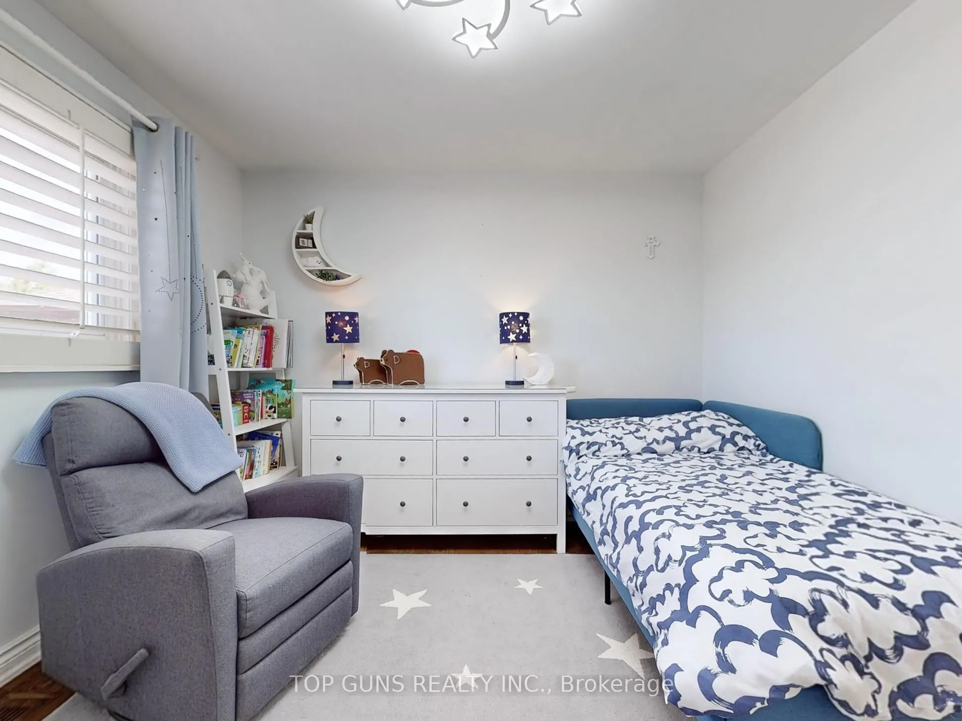 25 Ringway Crescent