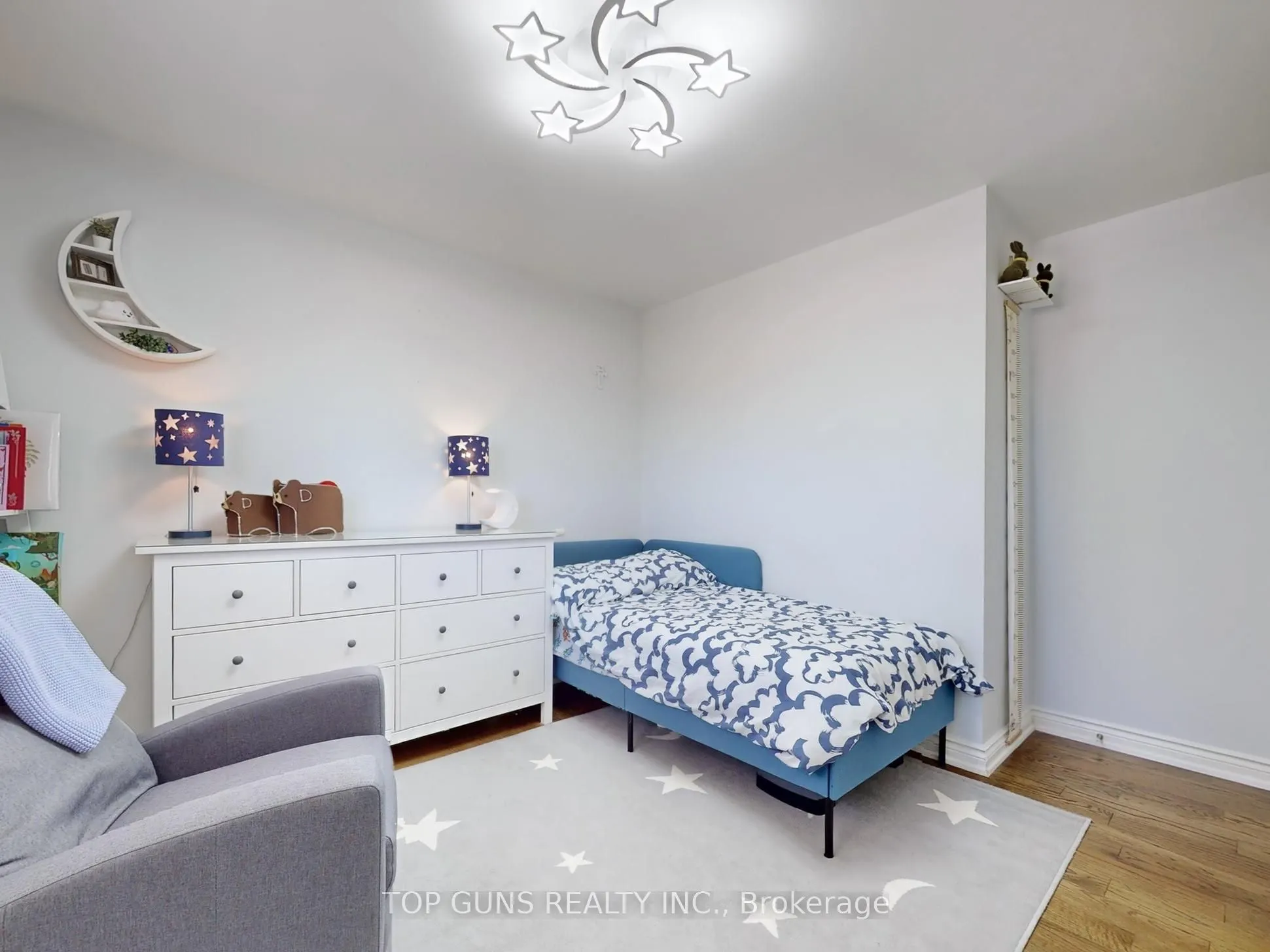 25 Ringway Crescent