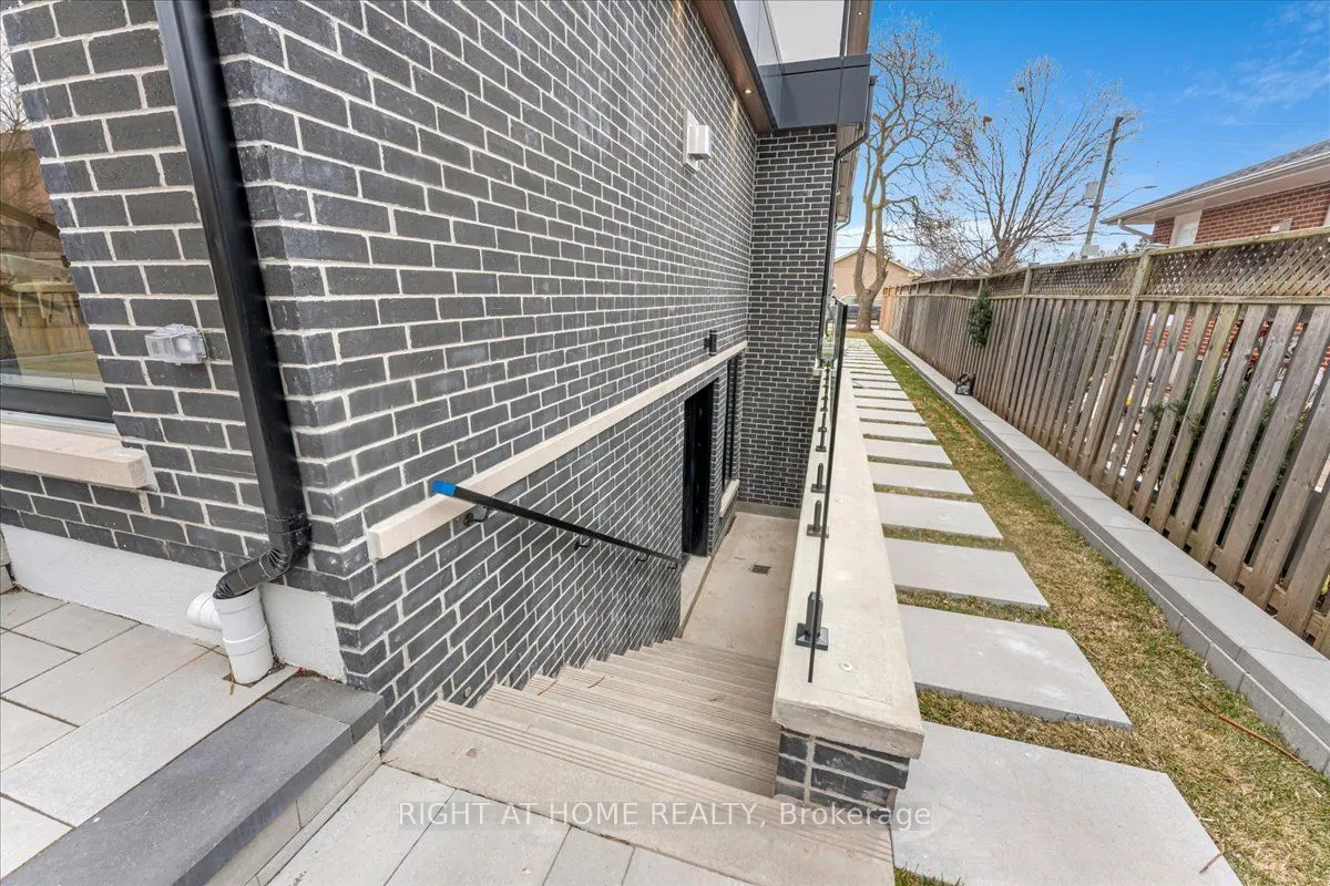 2572 Edenhurst Drive