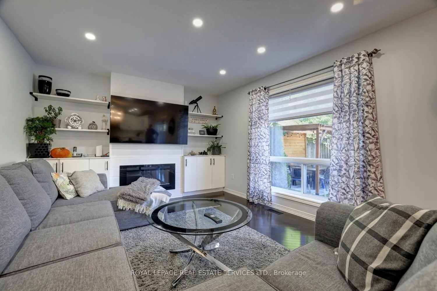 35 Aiken Crescent