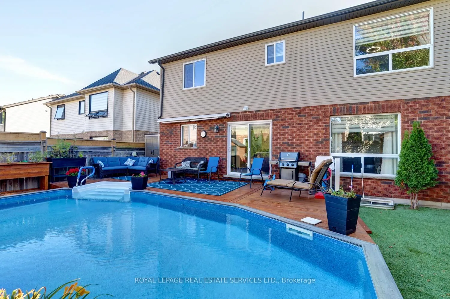 35 Aiken Crescent
