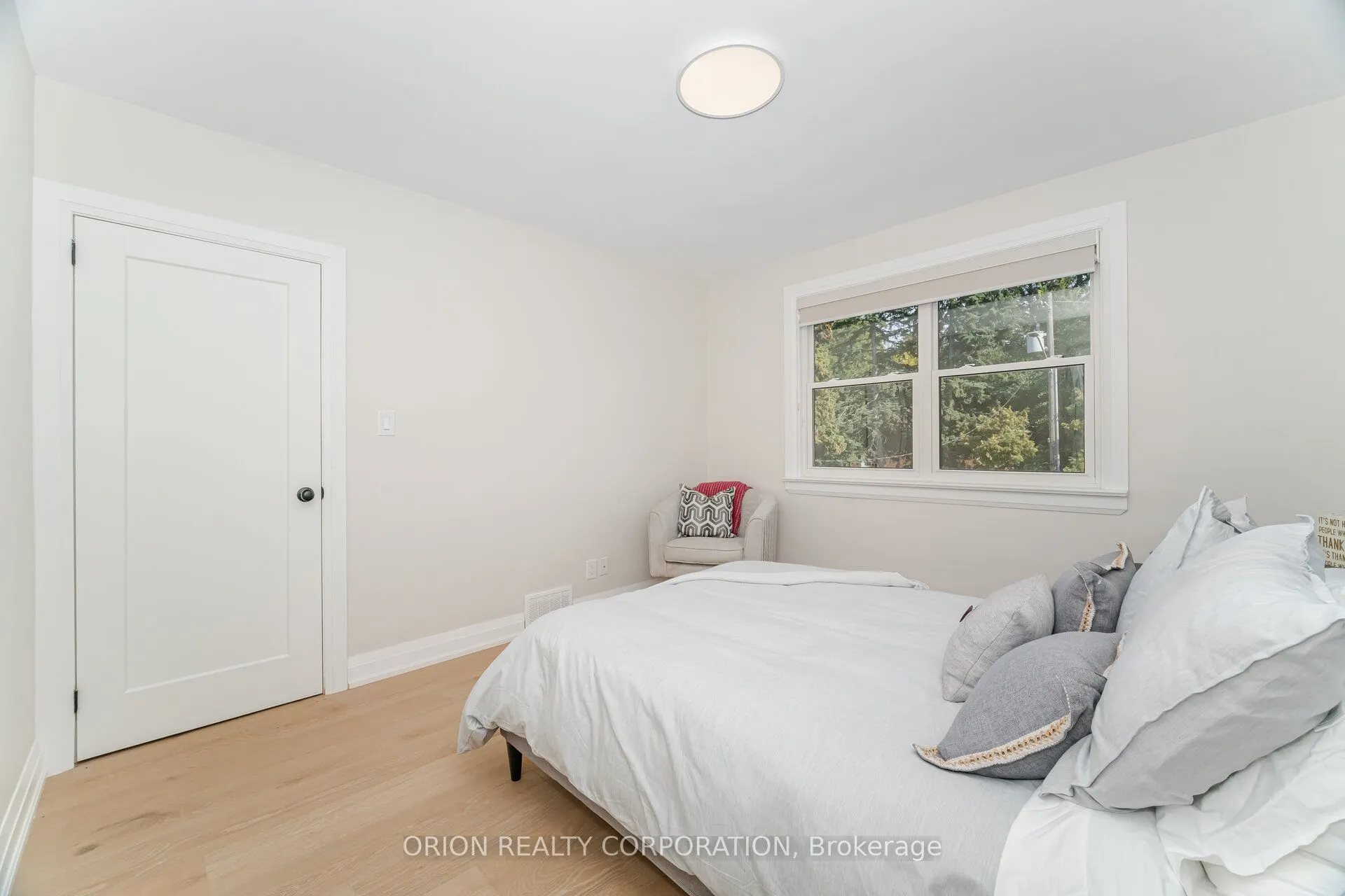 86 Park Street W
