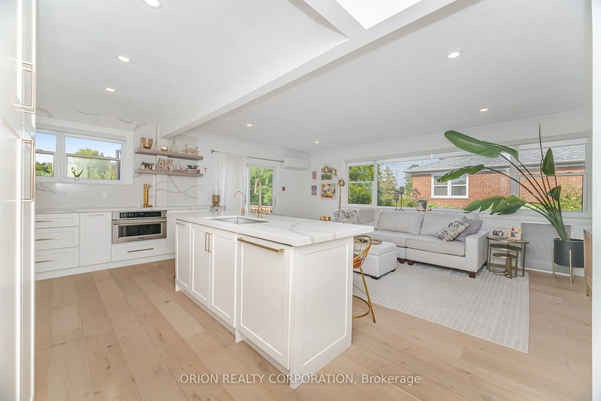86 Park Street W