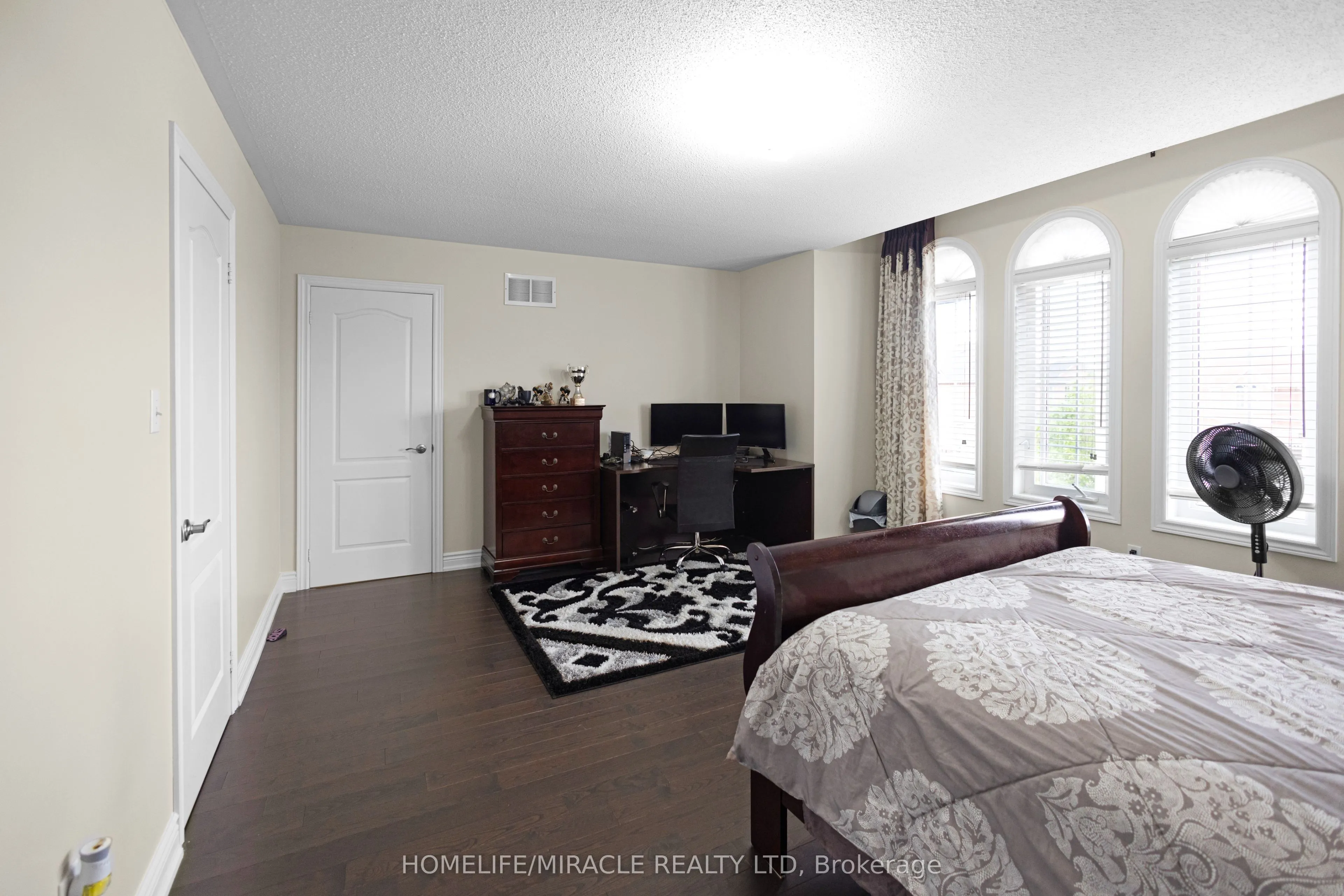 24 Fauna Court